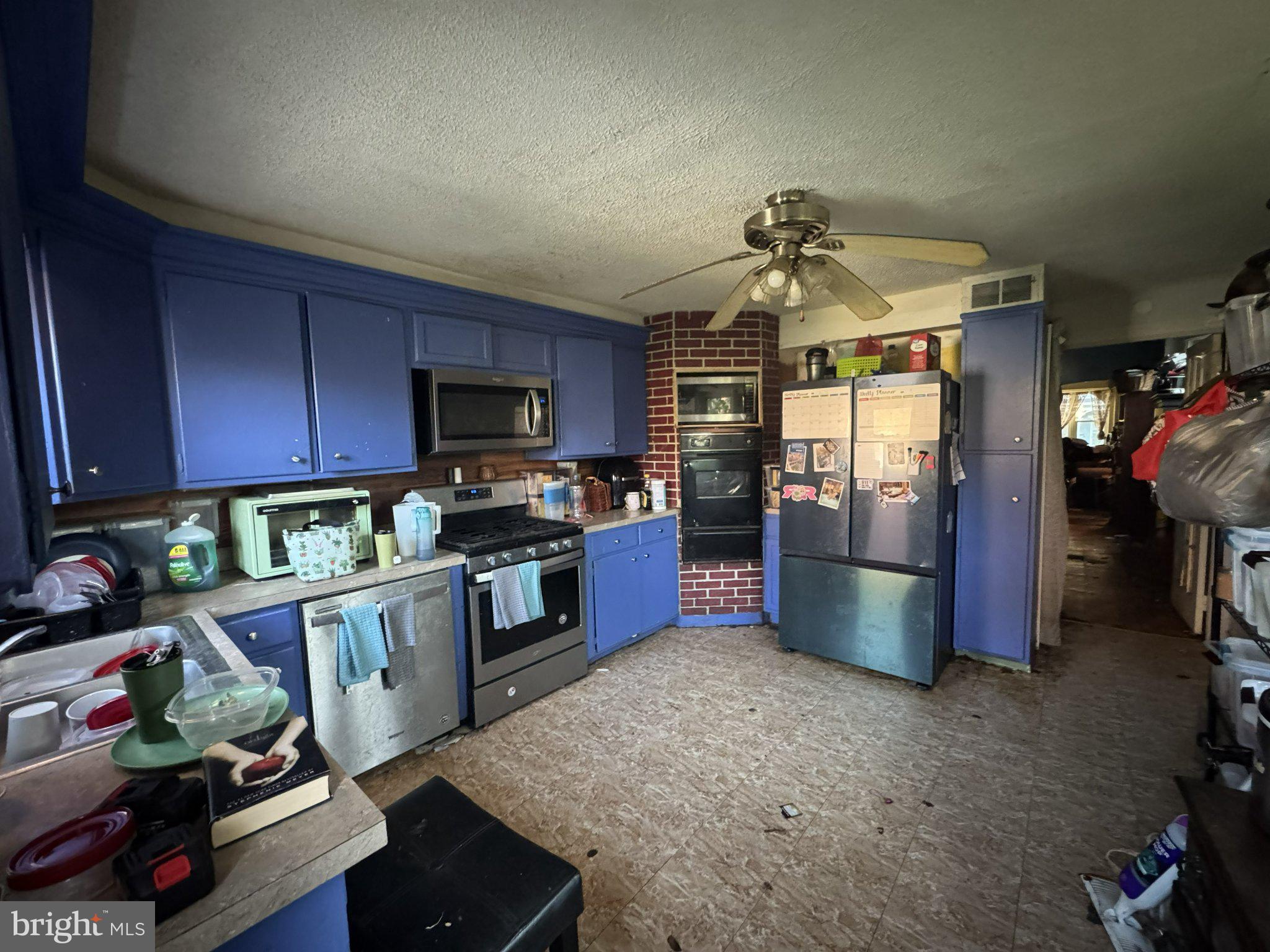15 E 2ND STREET