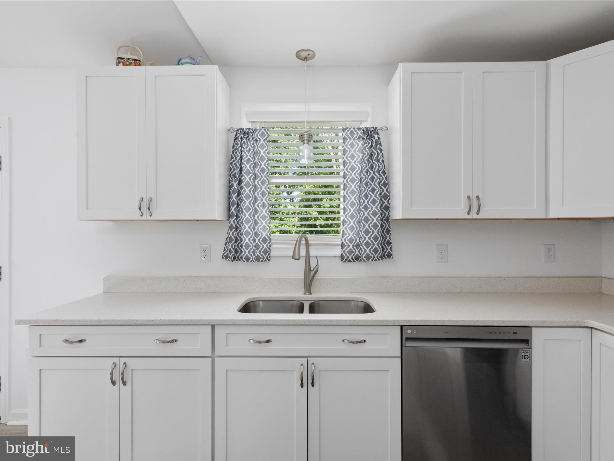 BLUE MOUNTAIN - Residential