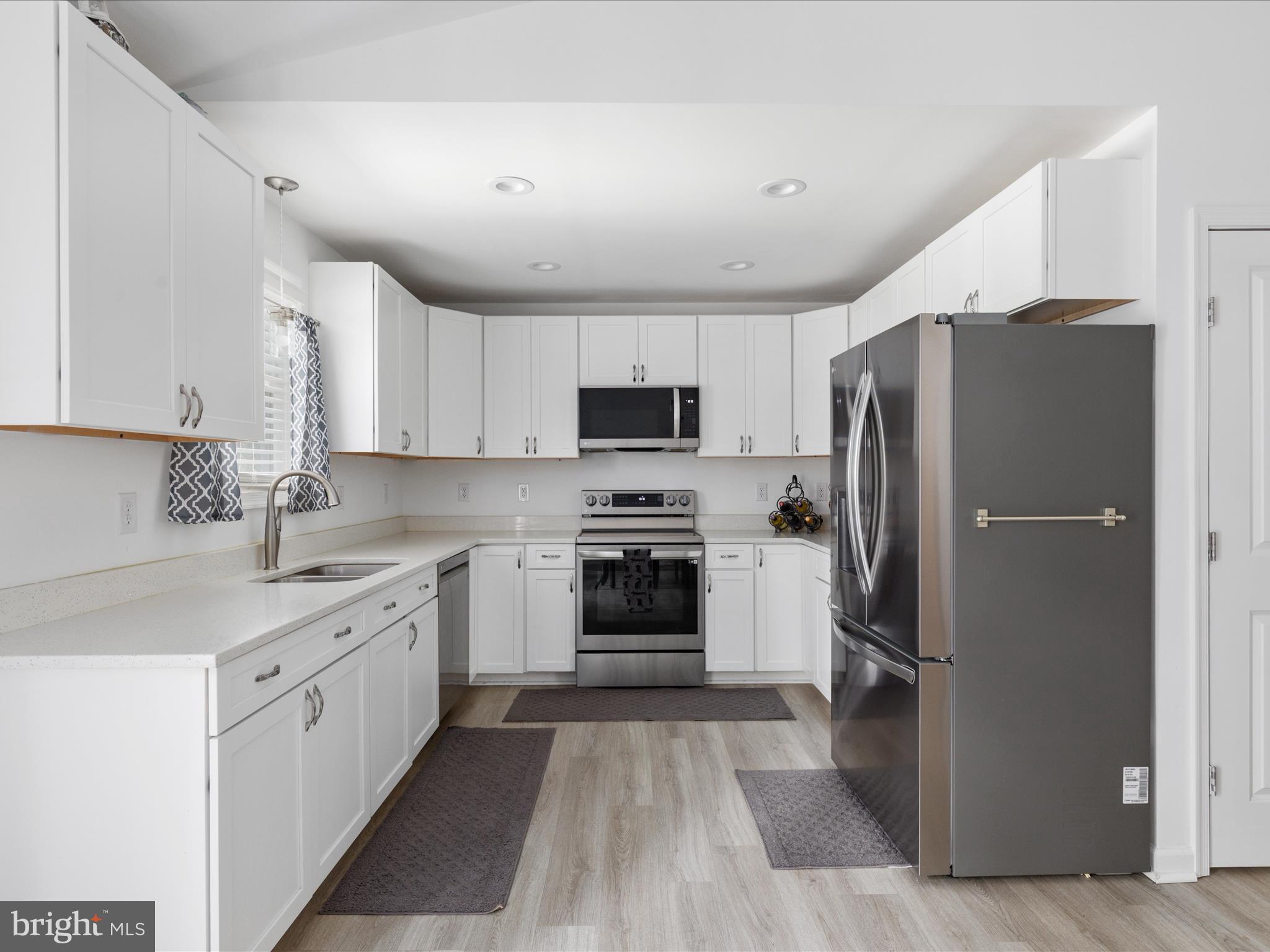 BLUE MOUNTAIN - Residential