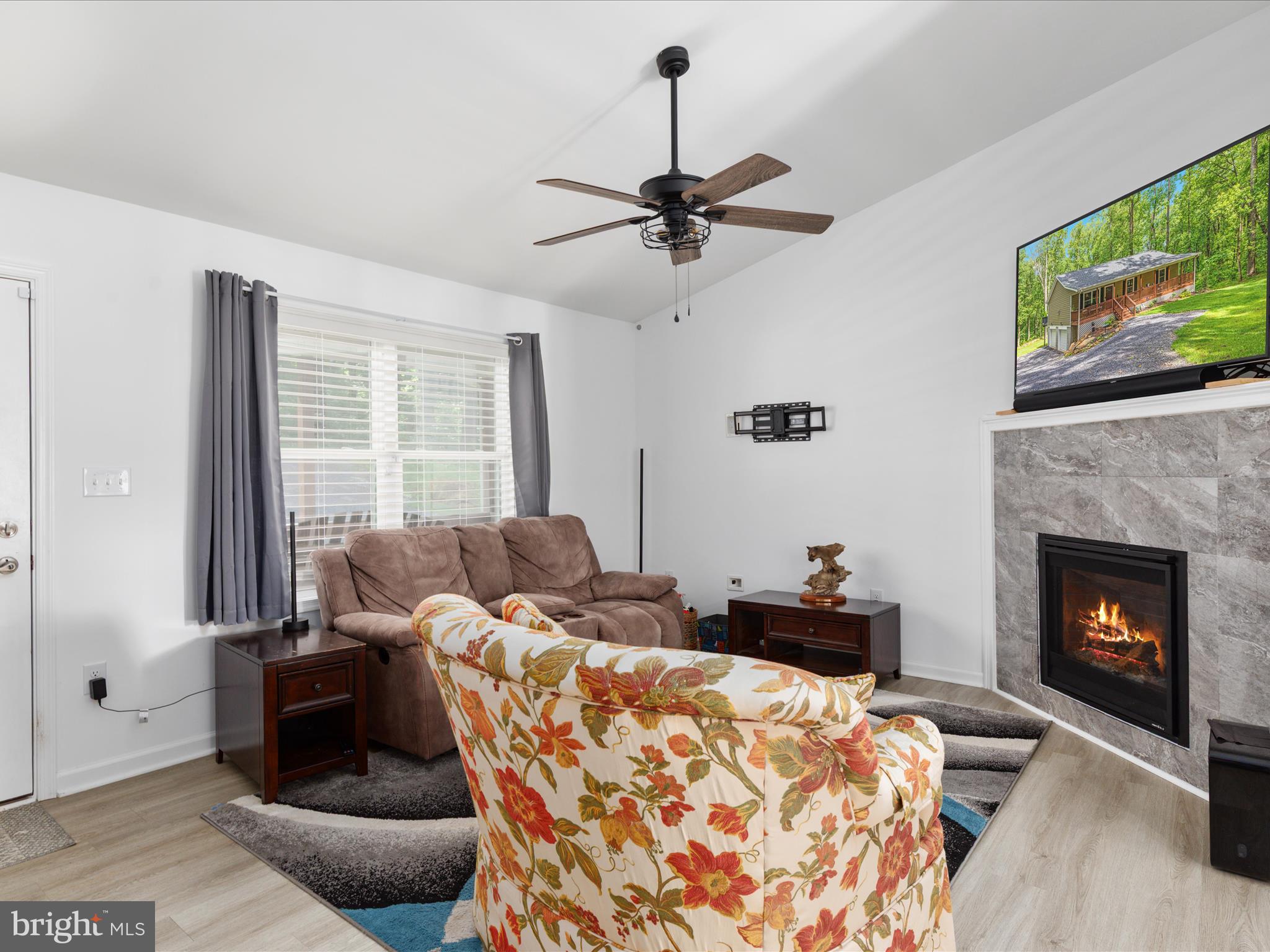 BLUE MOUNTAIN - Residential