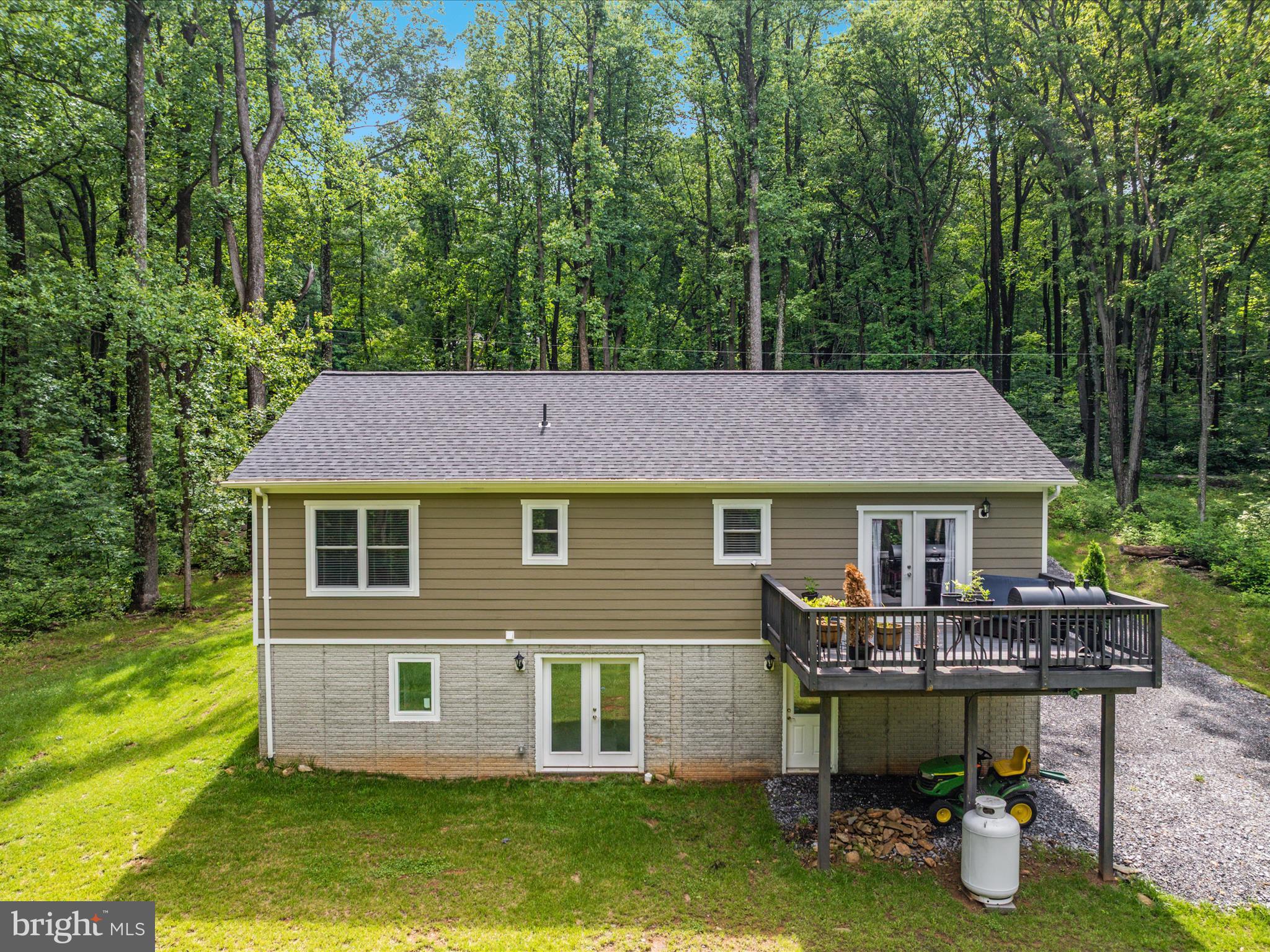 BLUE MOUNTAIN - Residential