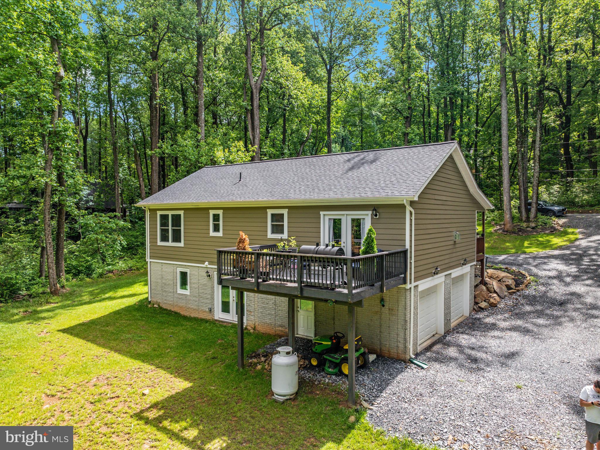 BLUE MOUNTAIN - Residential