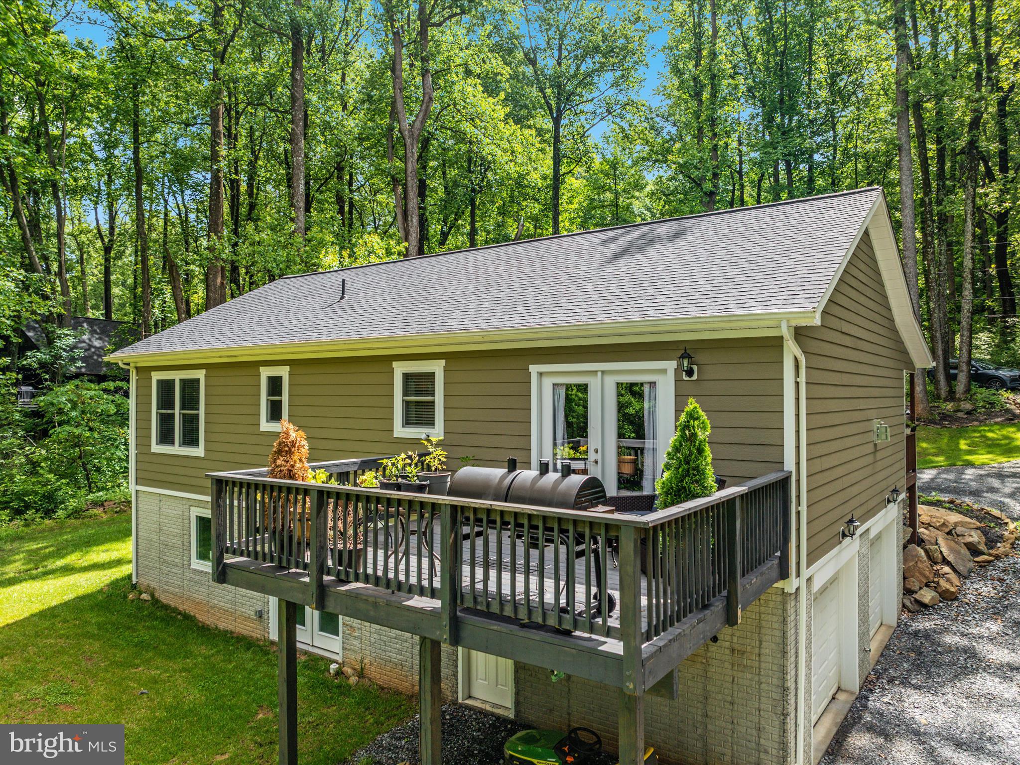 BLUE MOUNTAIN - Residential