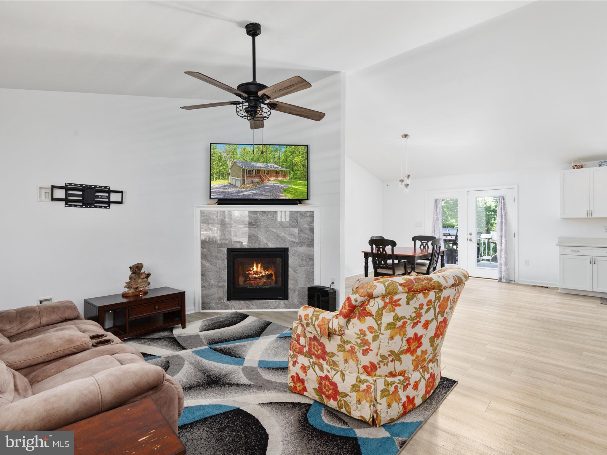 BLUE MOUNTAIN - Residential