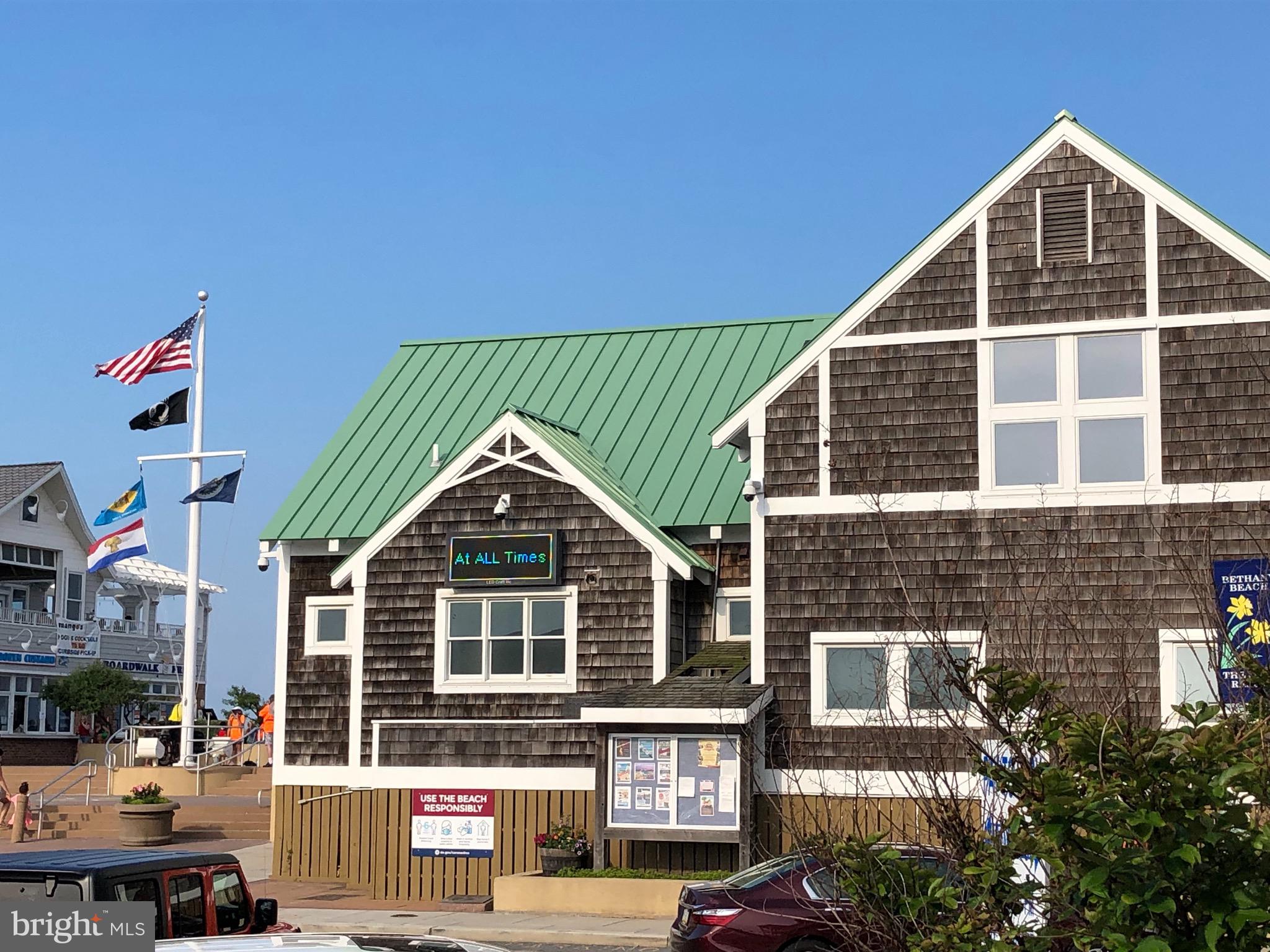 SEA COLONY EAST - Residential