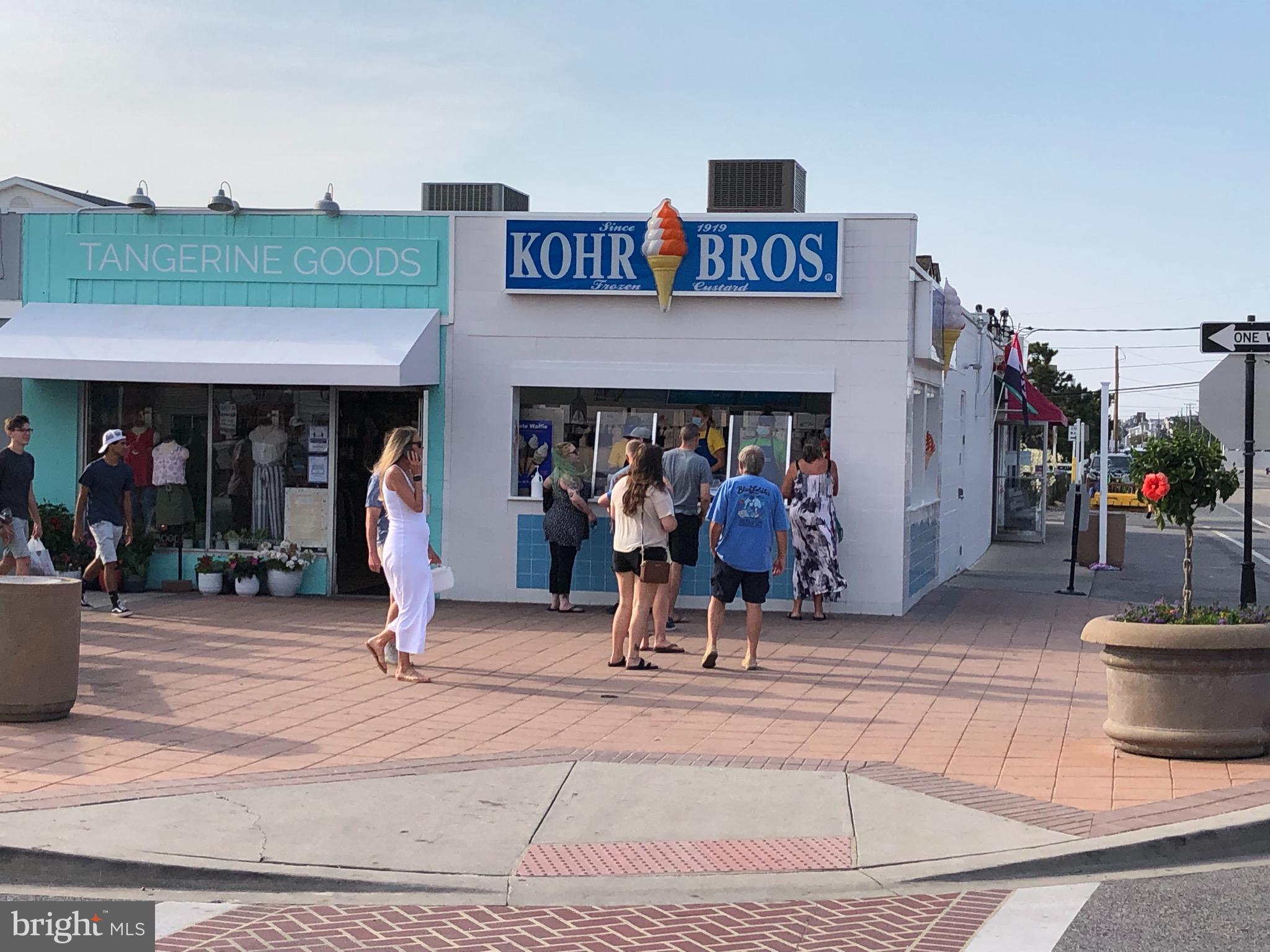 SEA COLONY EAST - Residential