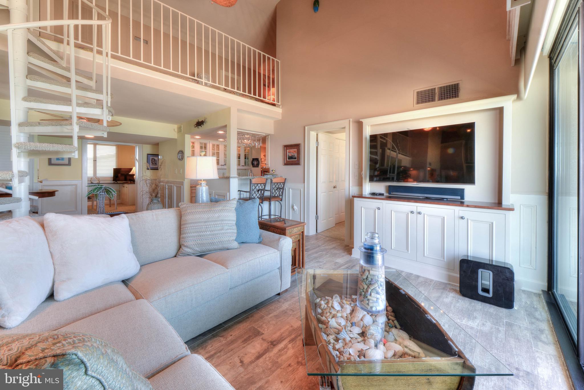 SEA COLONY EAST - Residential