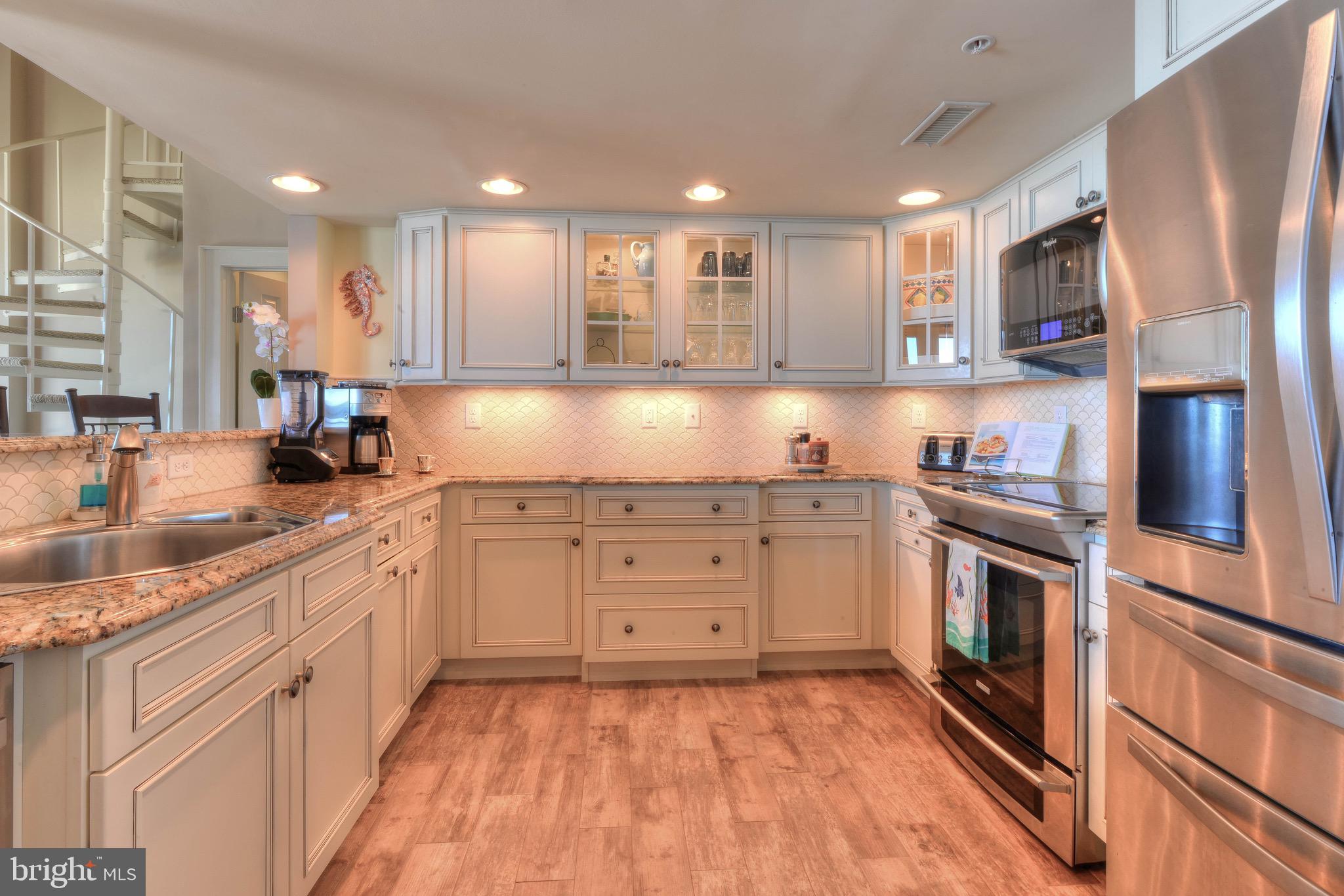 SEA COLONY EAST - Residential