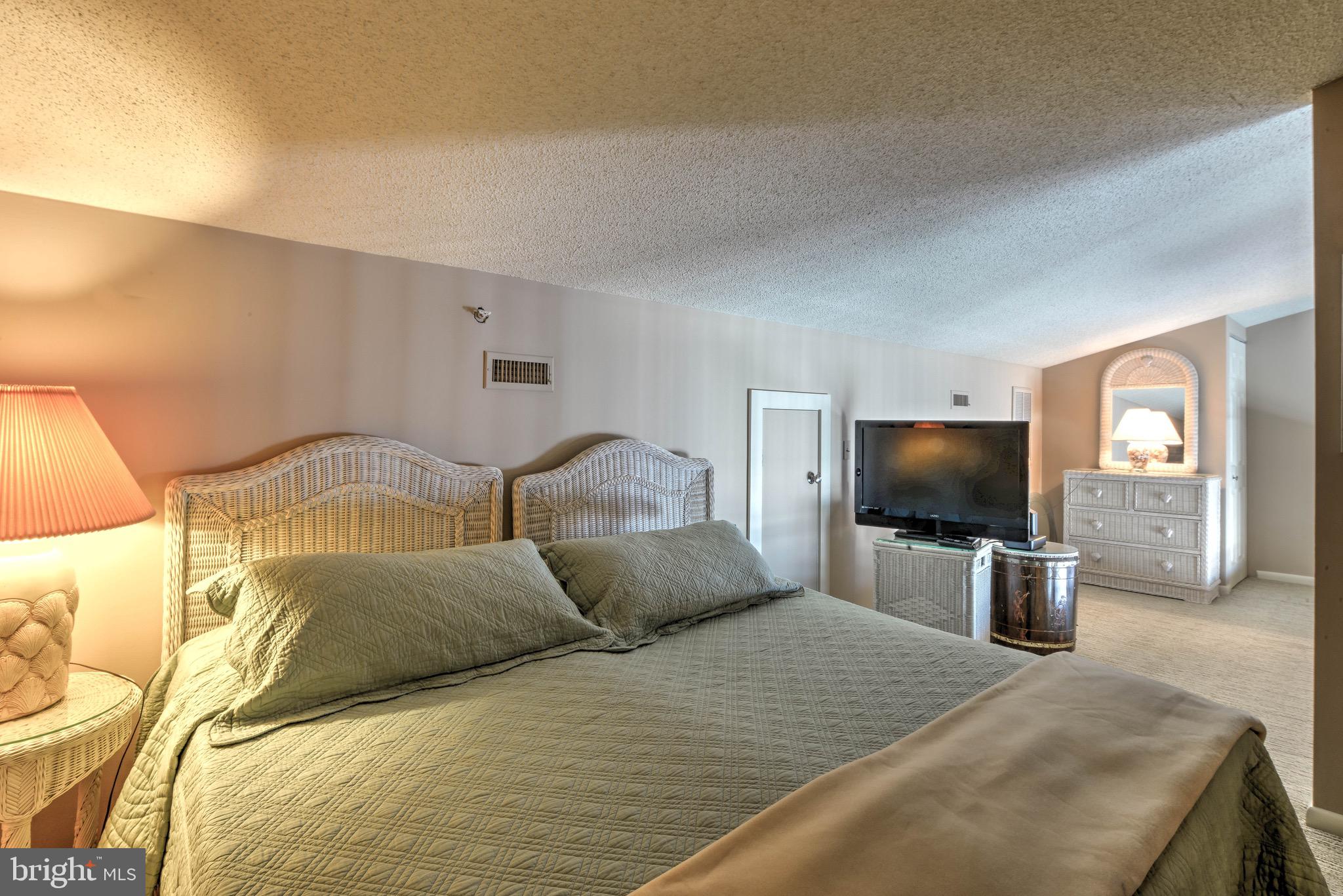 SEA COLONY EAST - Residential