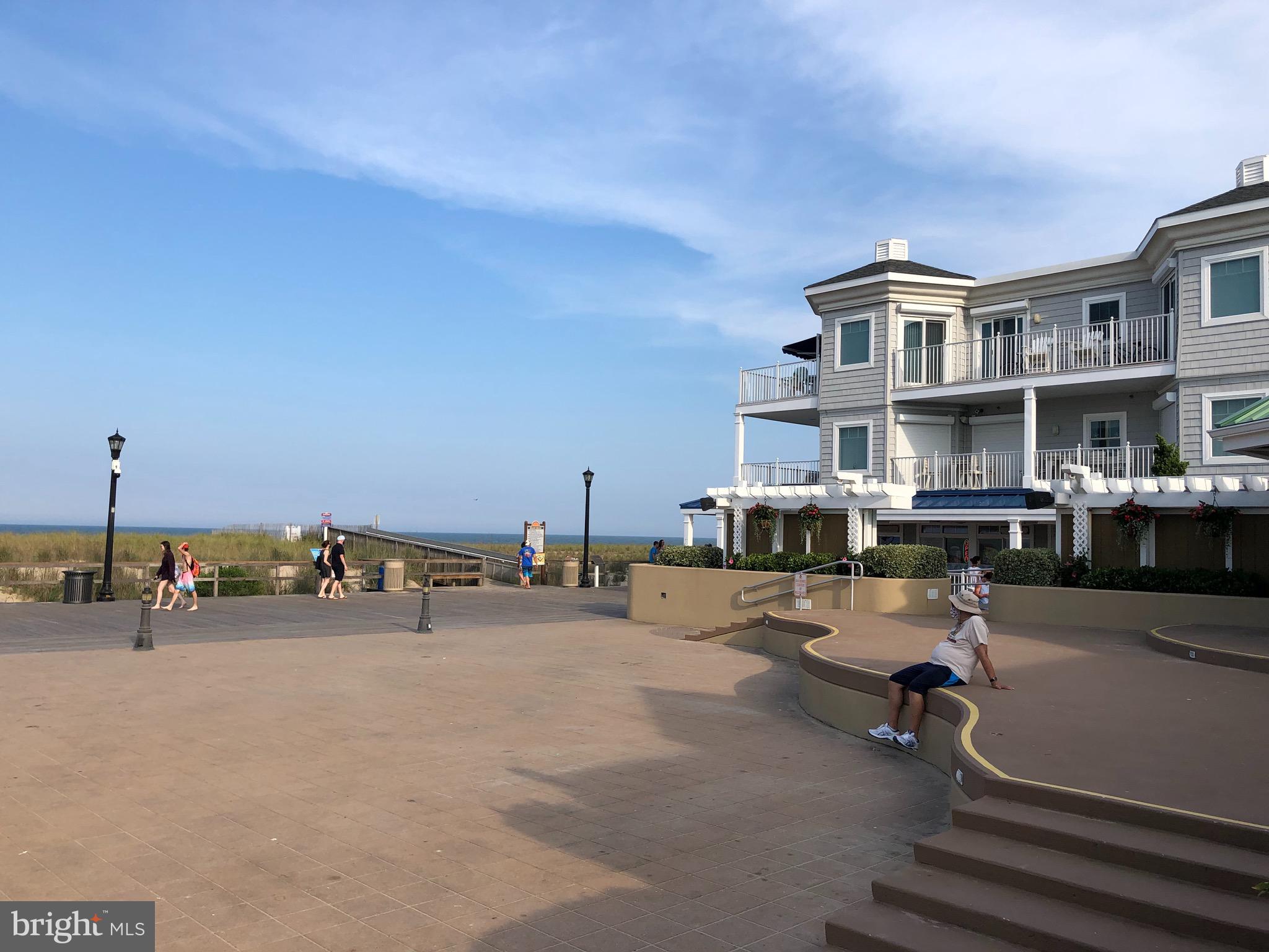 SEA COLONY EAST - Residential