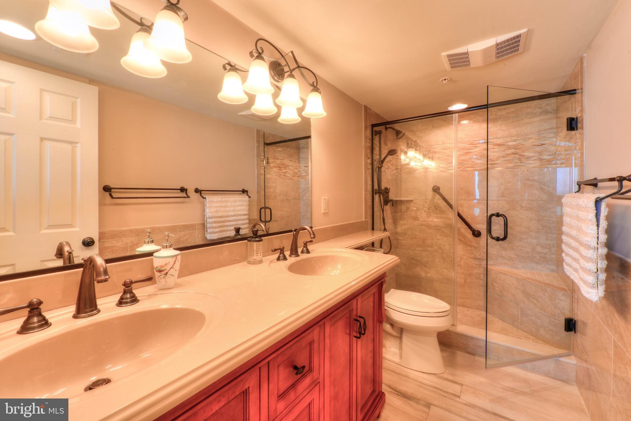 SEA COLONY EAST - Residential