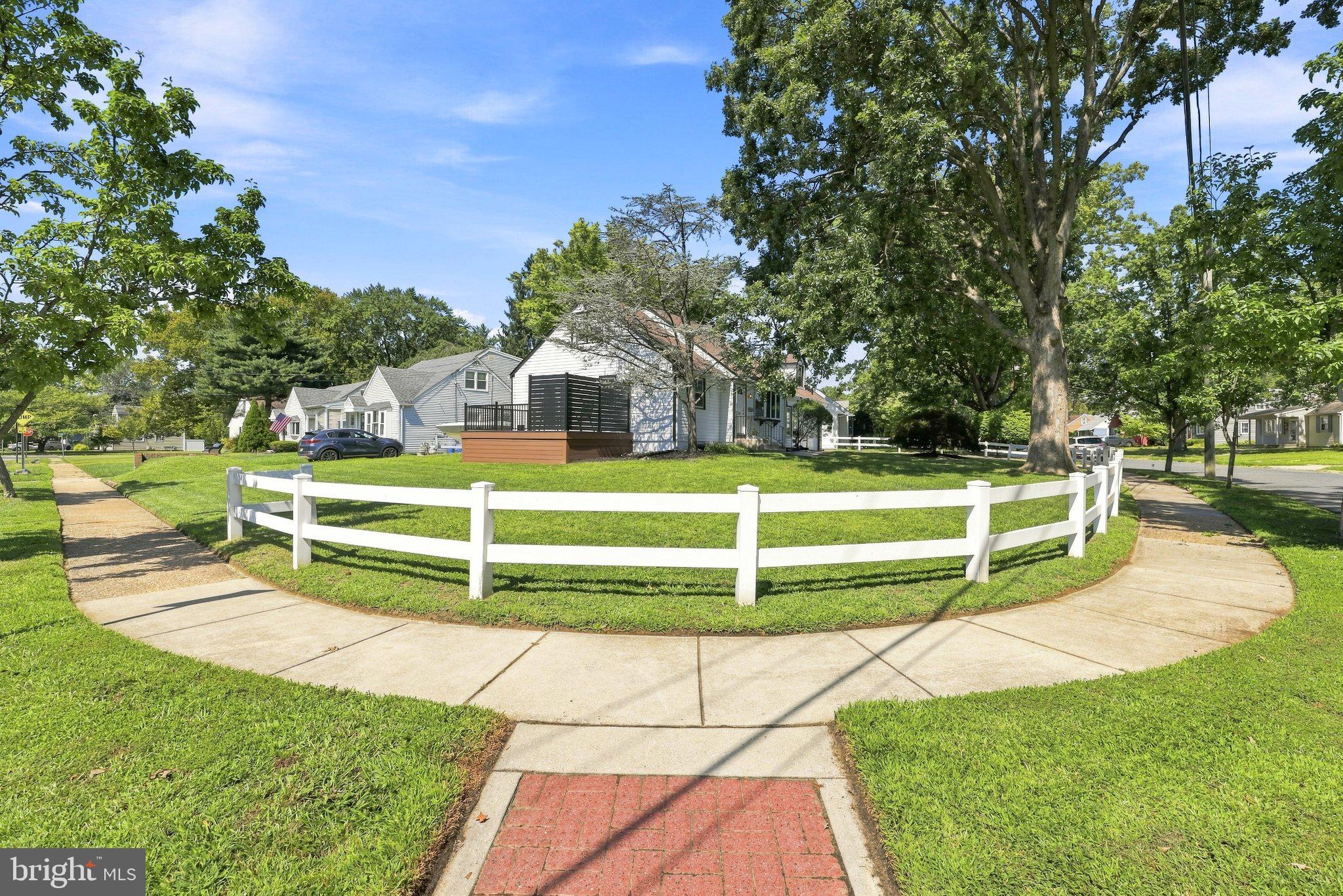 533 DUBOIS AVENUE