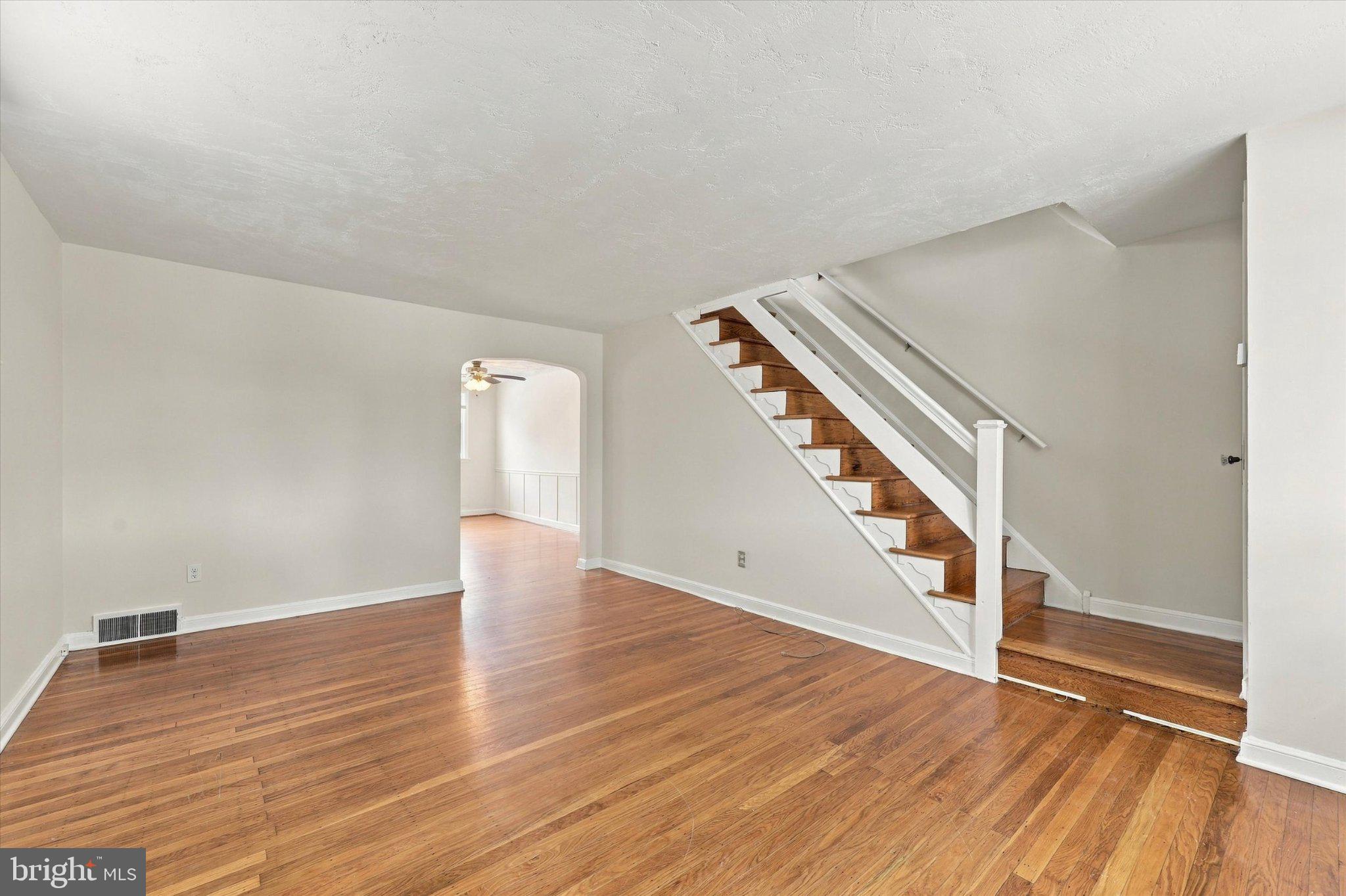 338 S STRATFORD ROAD