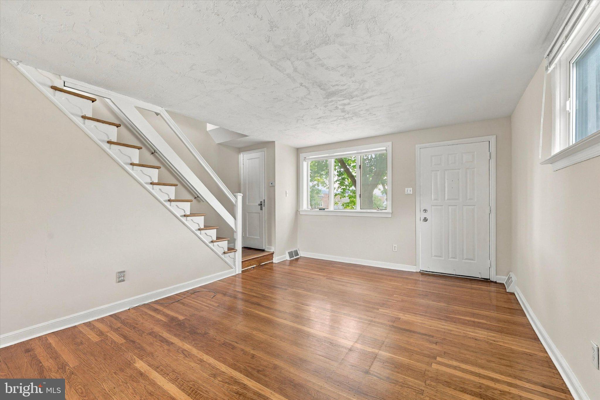 338 S STRATFORD ROAD