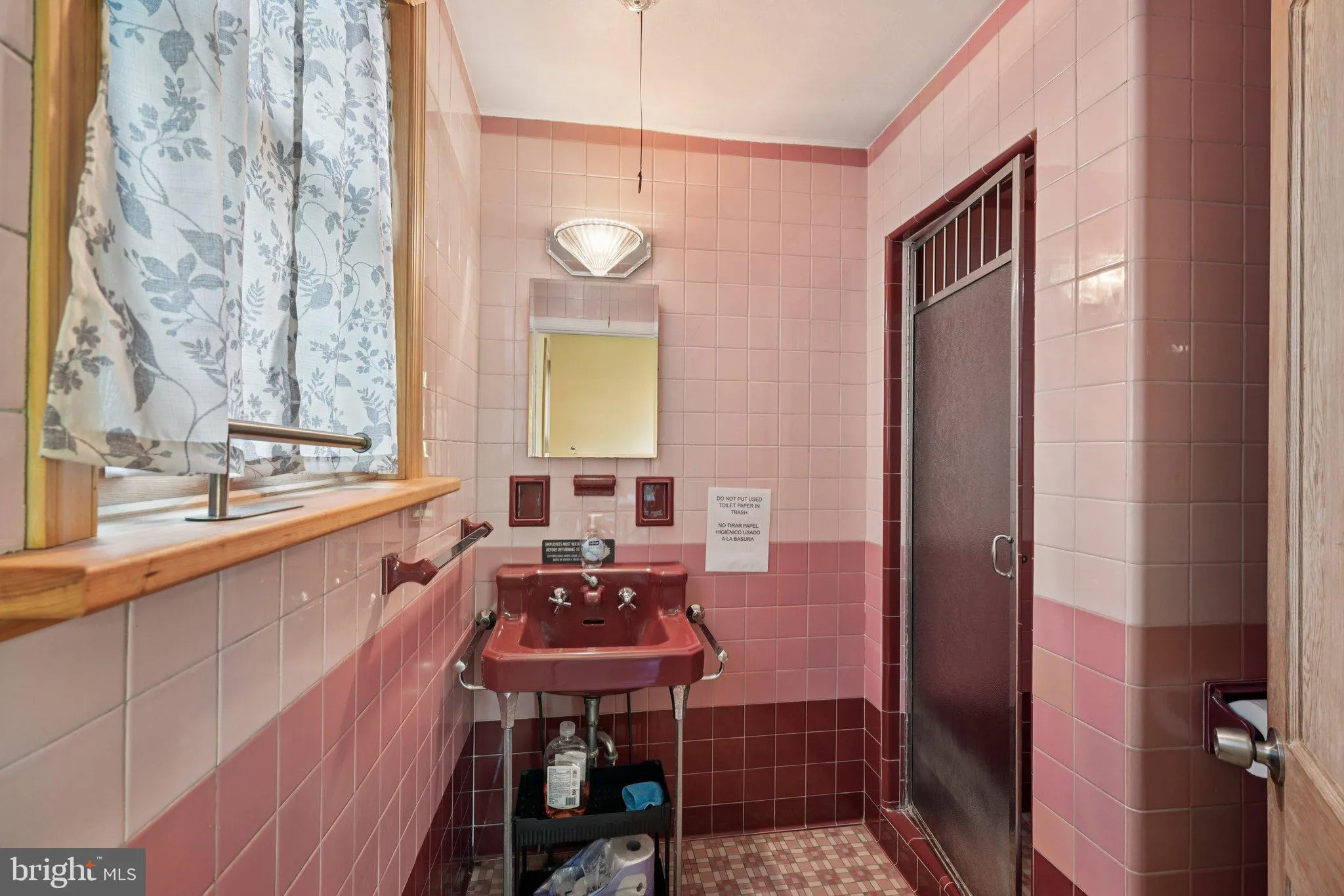 Vineland, New Jersey 08360, United States, 3 Bedrooms Bedrooms, ,2 BathroomsBathrooms,Residential,Active,214694