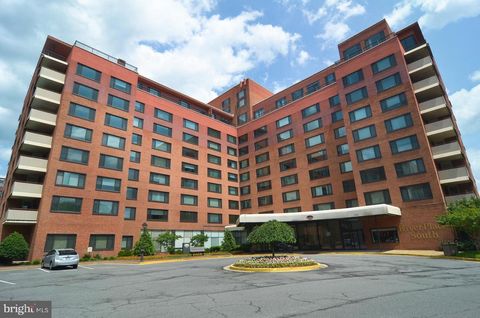 Homes For Sale - 1011 Arlington Boulevard #423<br/> ARLINGTON, VA 22209