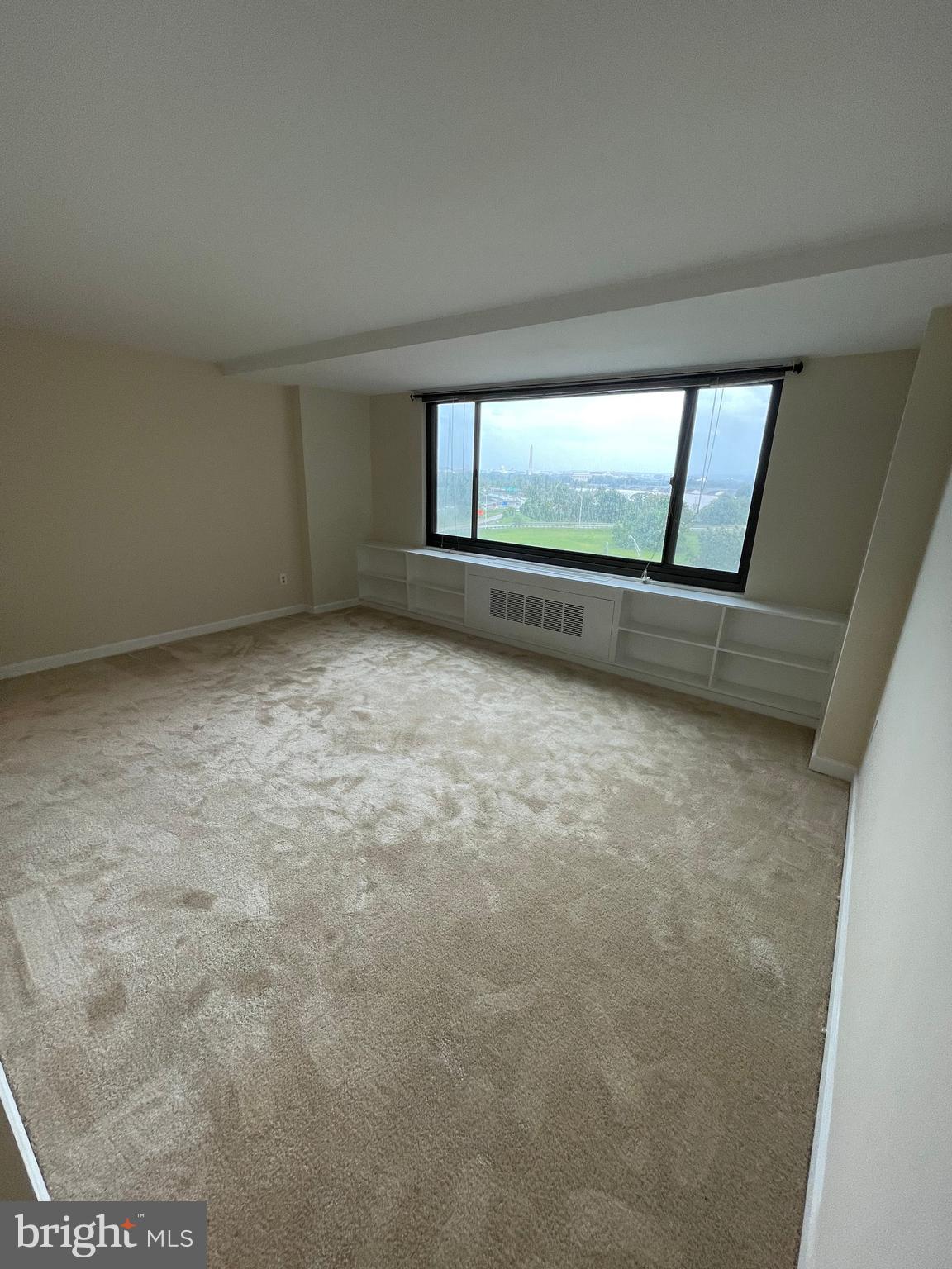 RIVER PLACE SOUTH - Residential