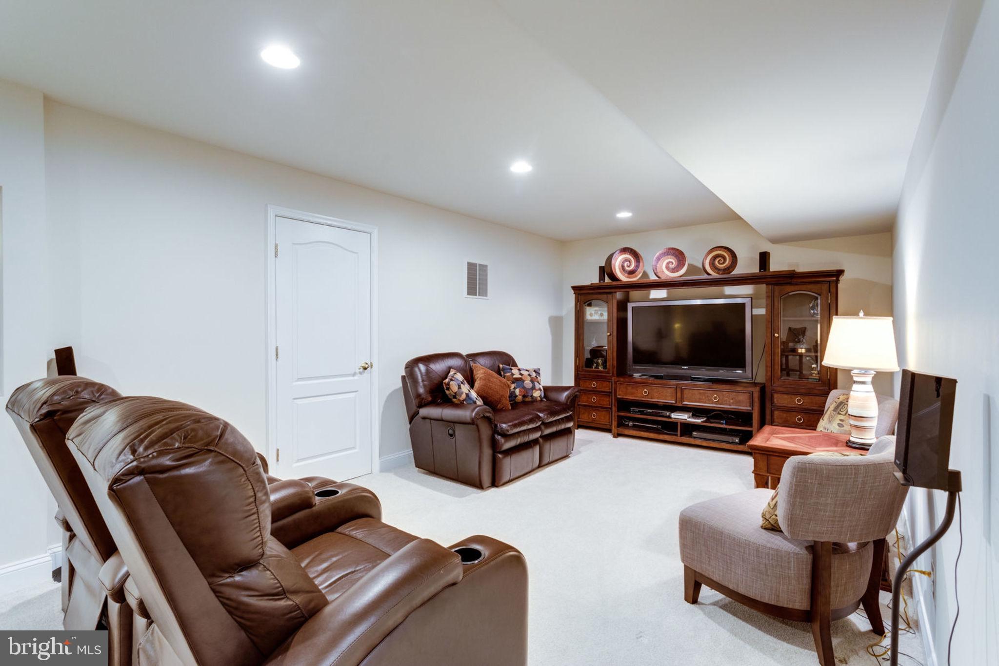 KINGSTOWNE - Residential Lease