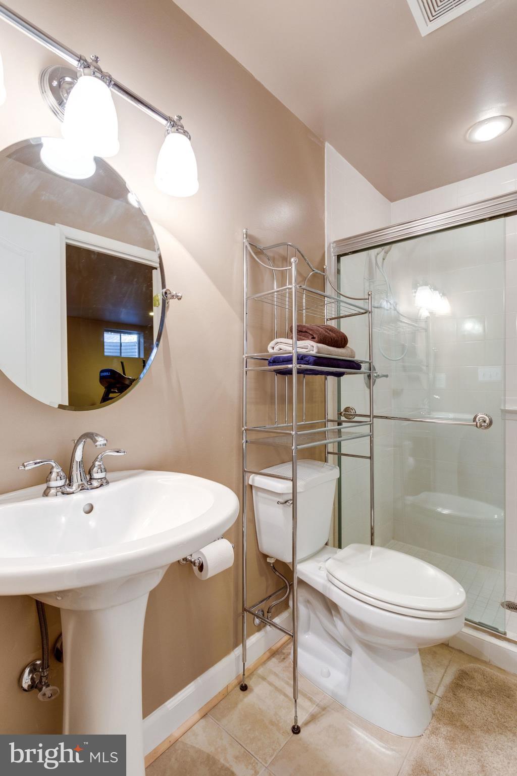 KINGSTOWNE - Residential Lease