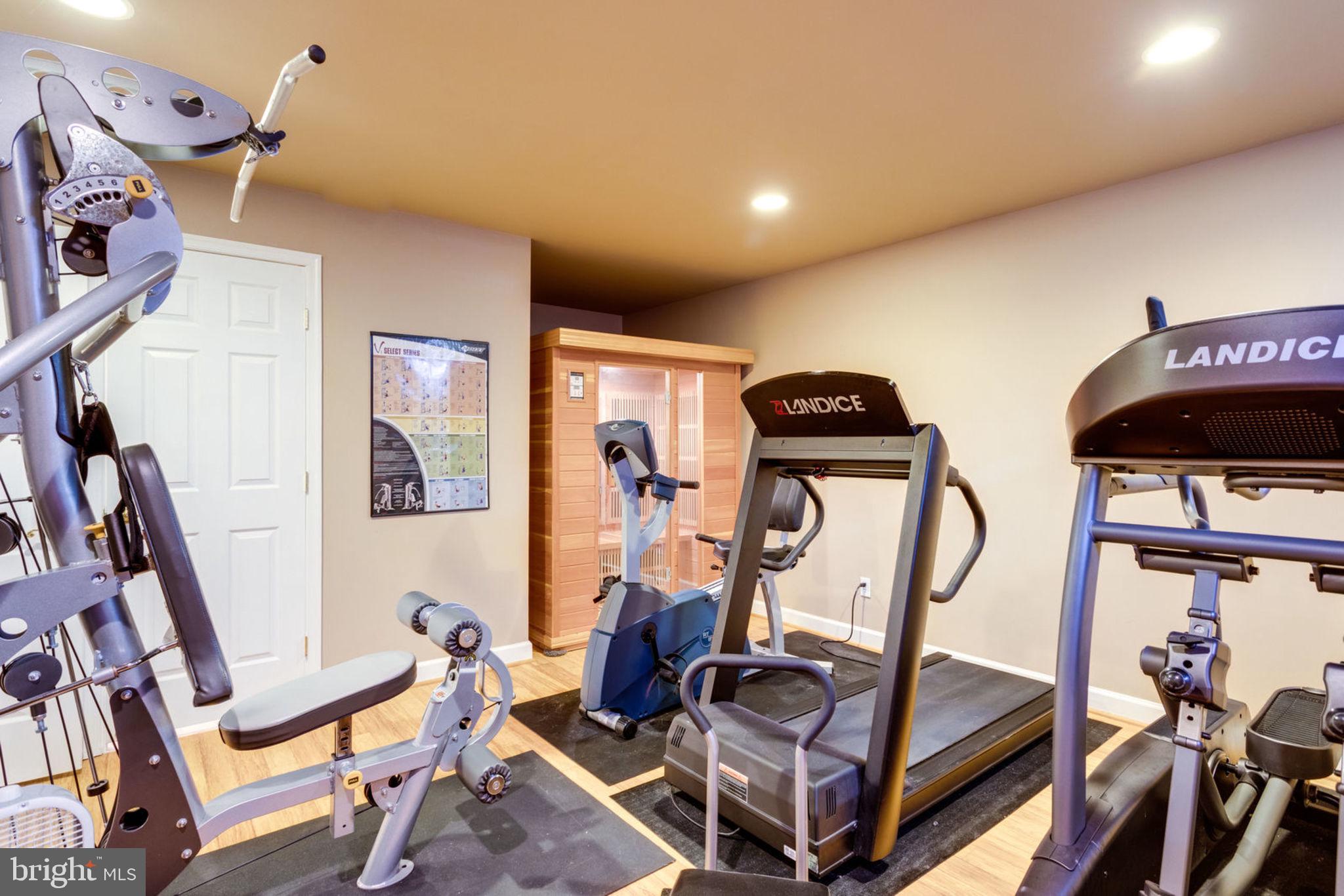 KINGSTOWNE - Residential Lease