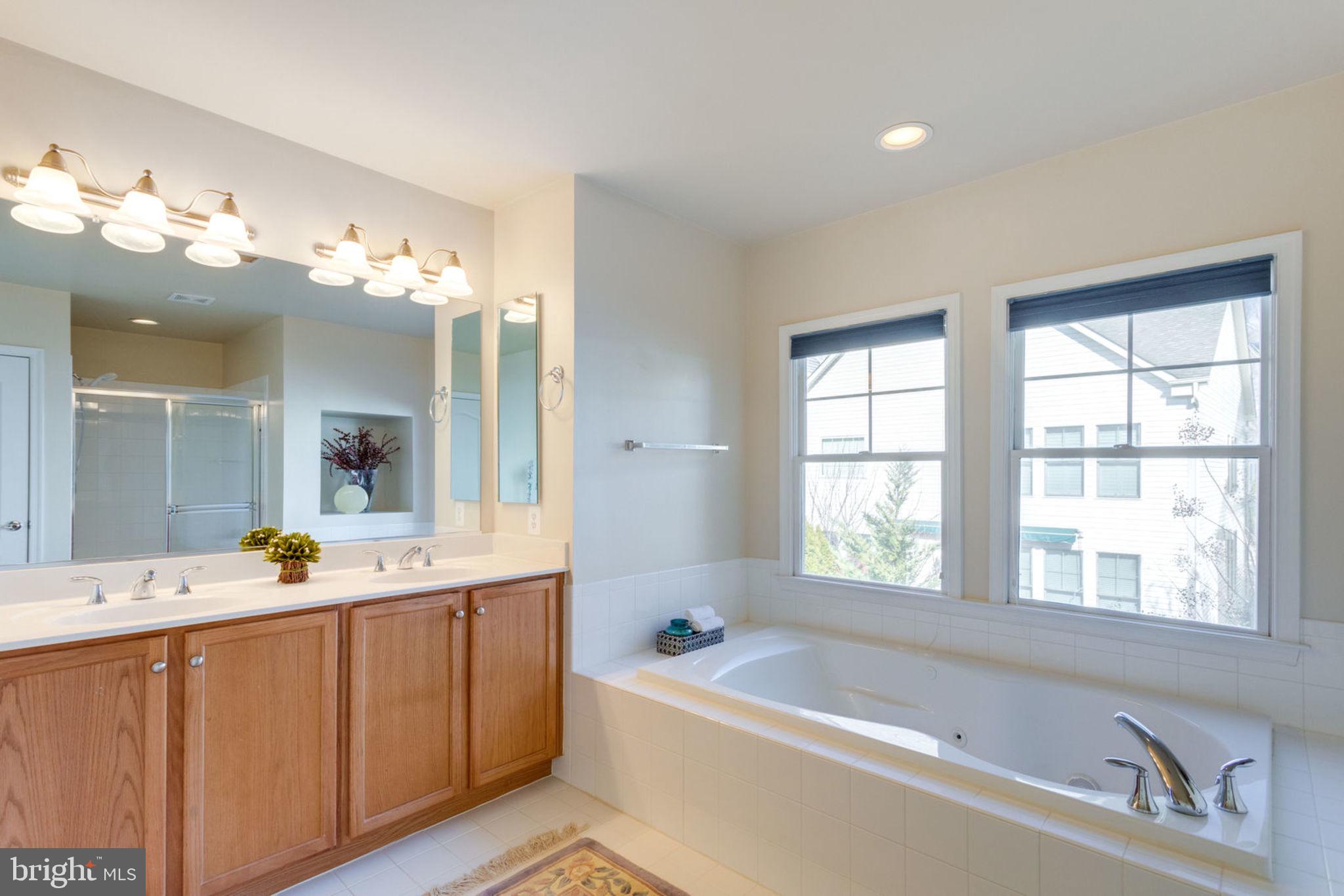 KINGSTOWNE - Residential Lease