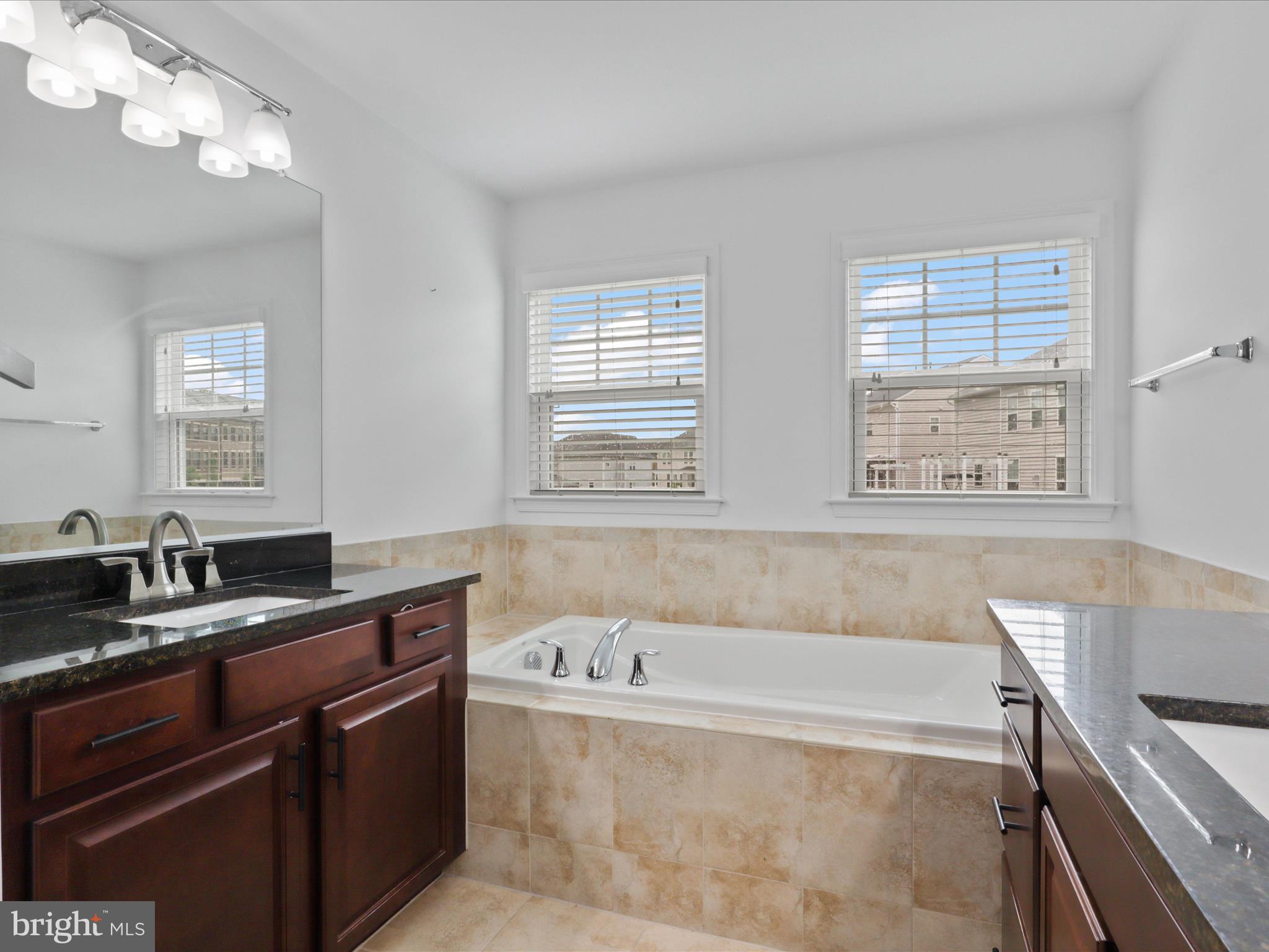 EVERMONT TRACE - Residential