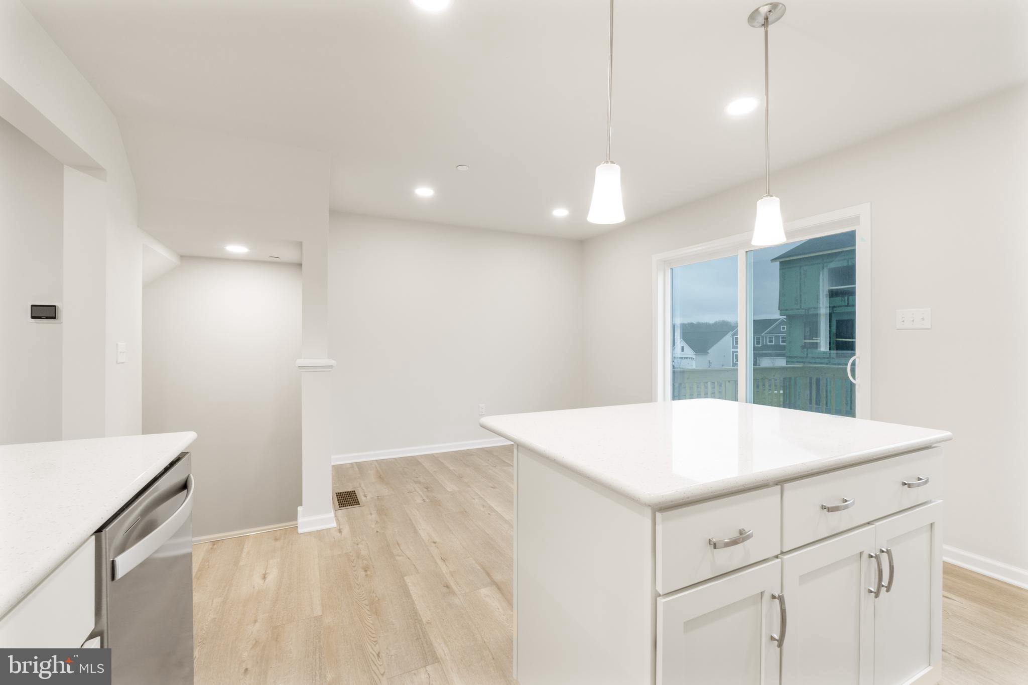 GRAYS POINTE - Residential