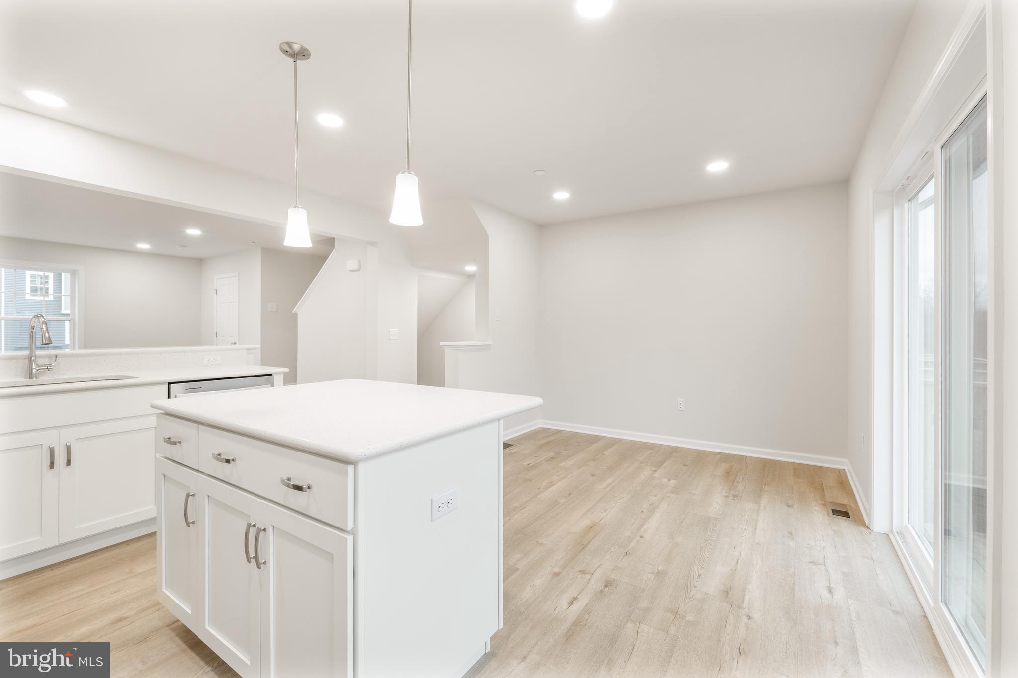 GRAYS POINTE - Residential