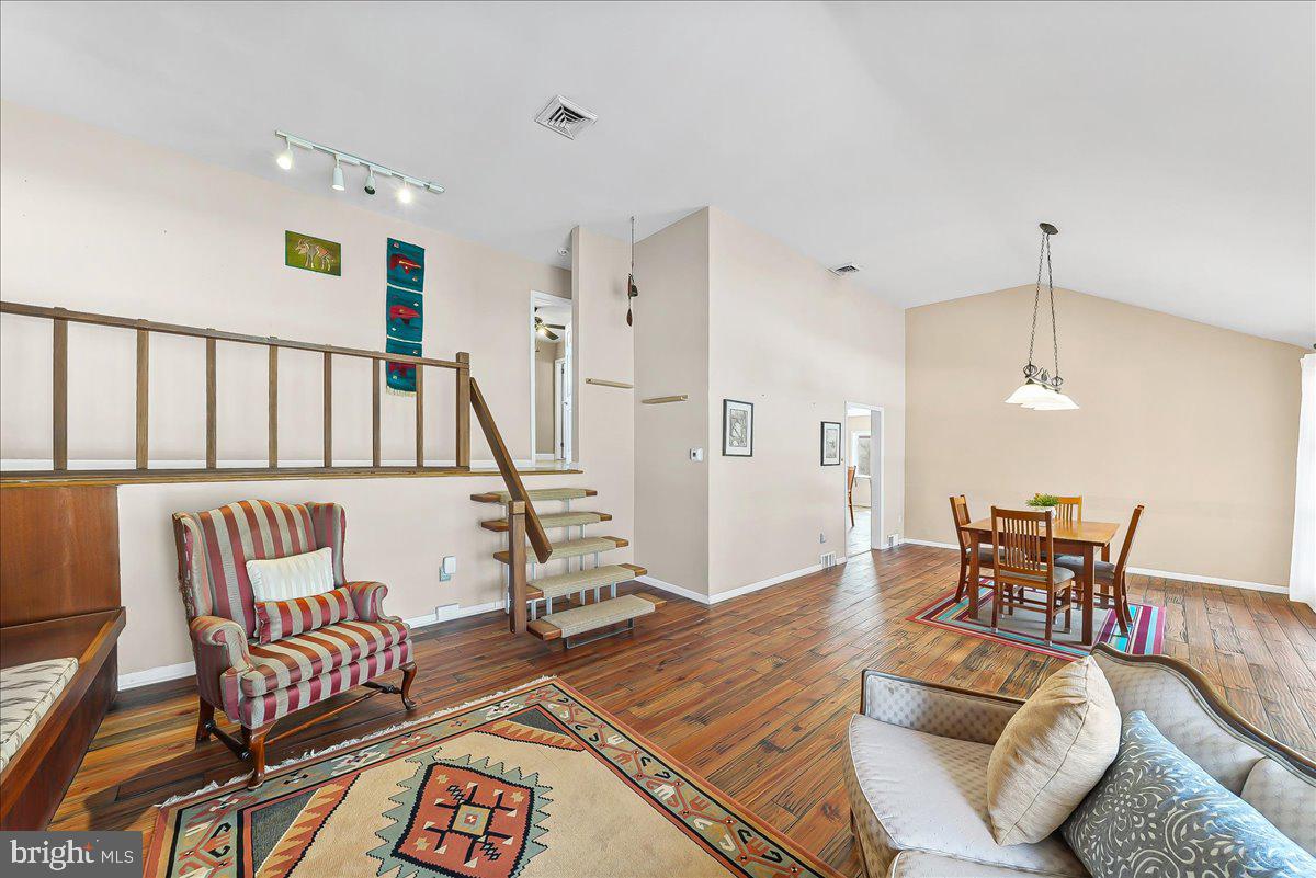 COLLEGE PARK - Residential