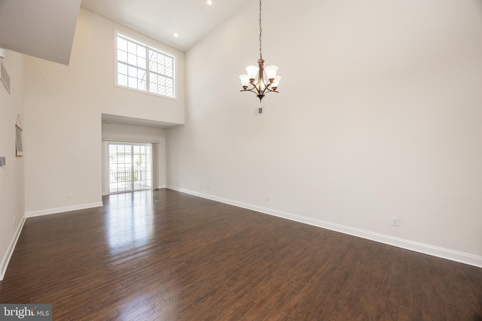 OAKS AT LAFAYETTE HILL - Residential