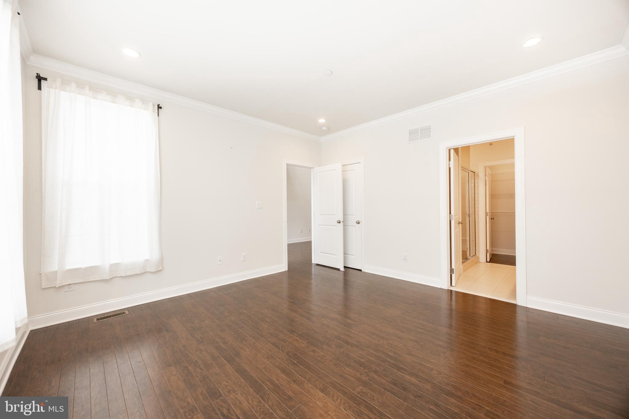 OAKS AT LAFAYETTE HILL - Residential