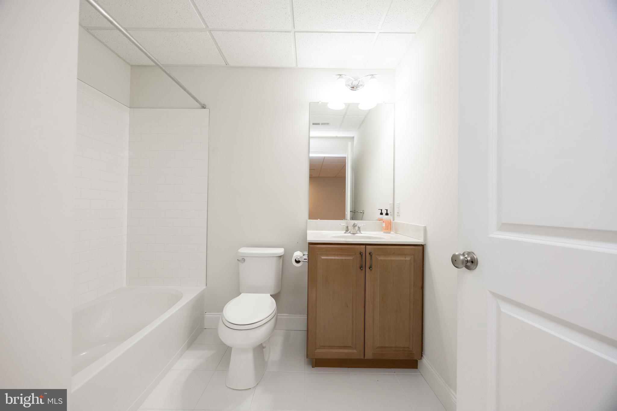 OAKS AT LAFAYETTE HILL - Residential