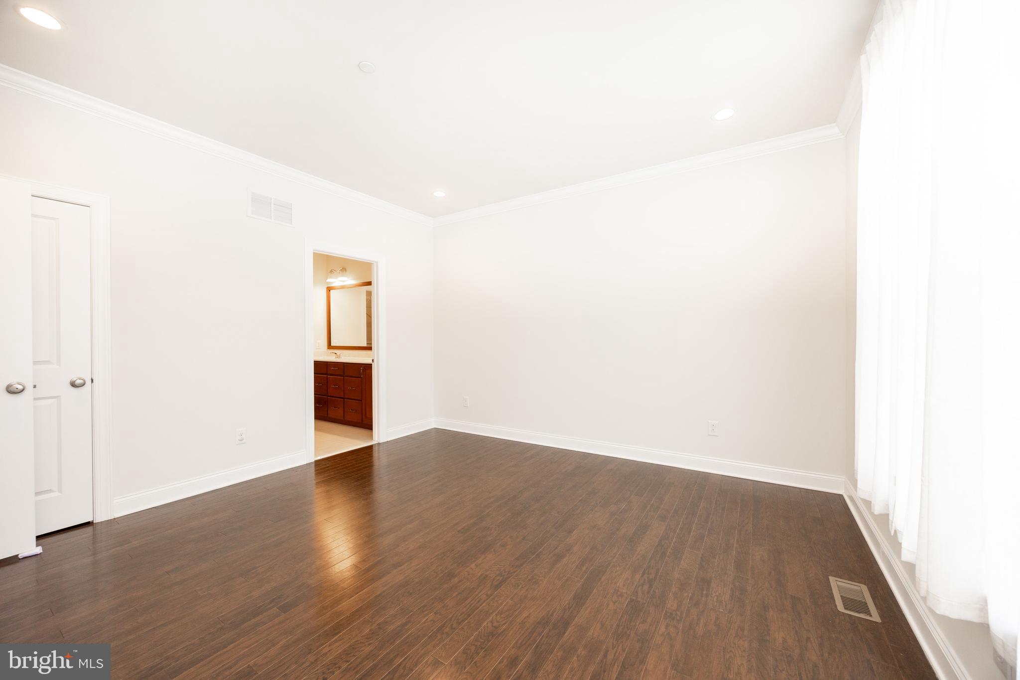 OAKS AT LAFAYETTE HILL - Residential