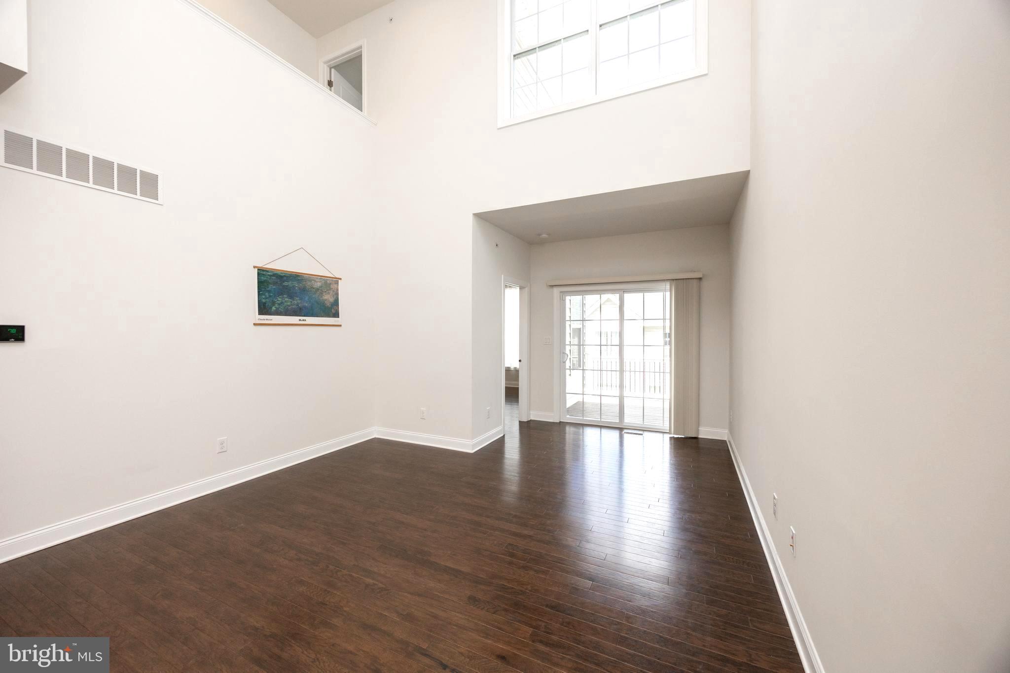 OAKS AT LAFAYETTE HILL - Residential