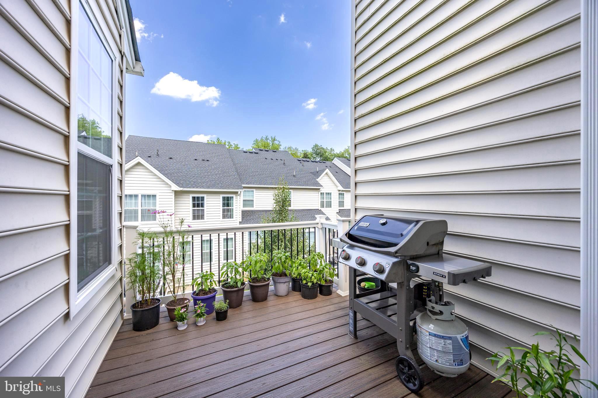 OAKS AT LAFAYETTE HILL - Residential