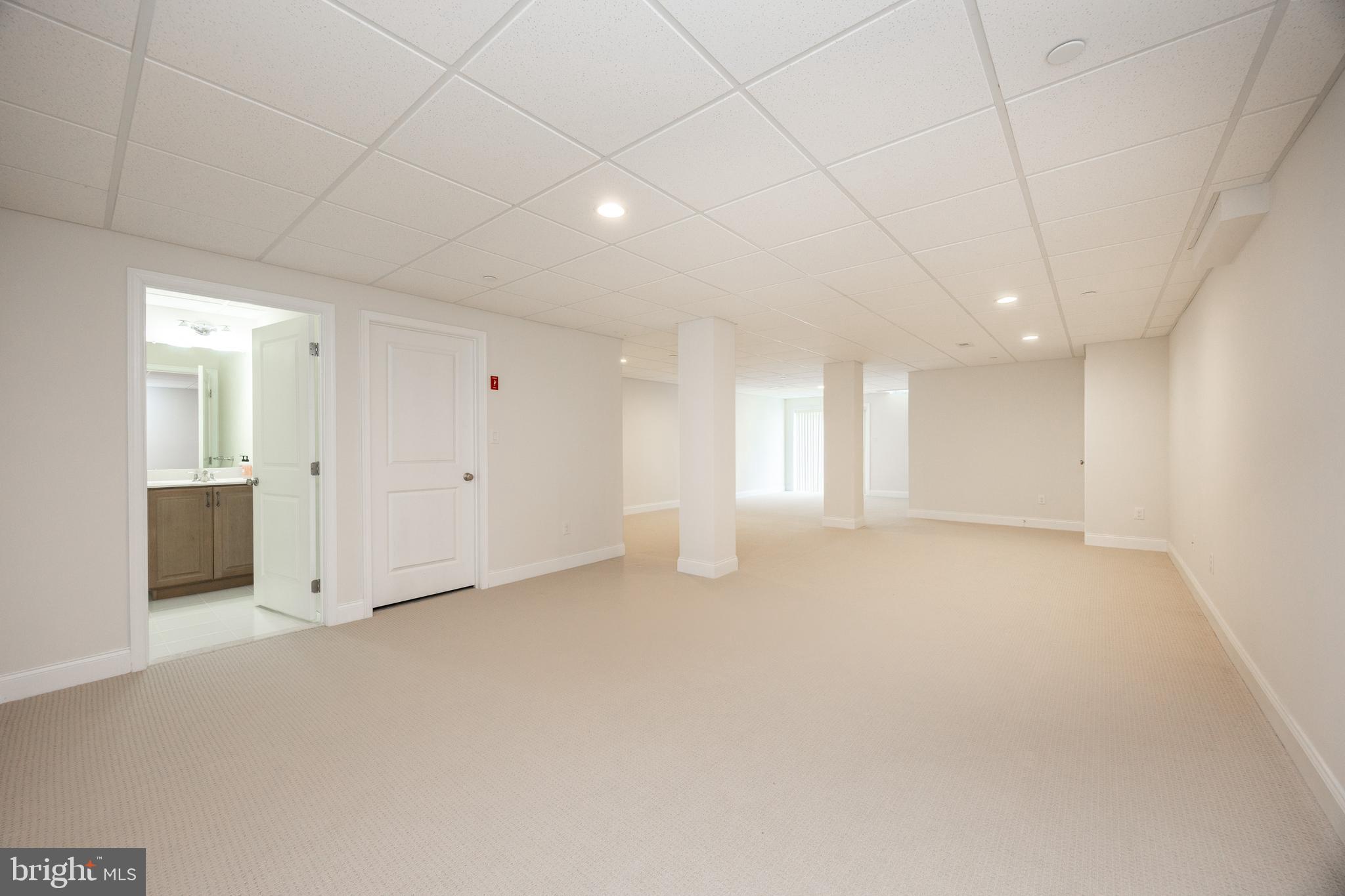 OAKS AT LAFAYETTE HILL - Residential