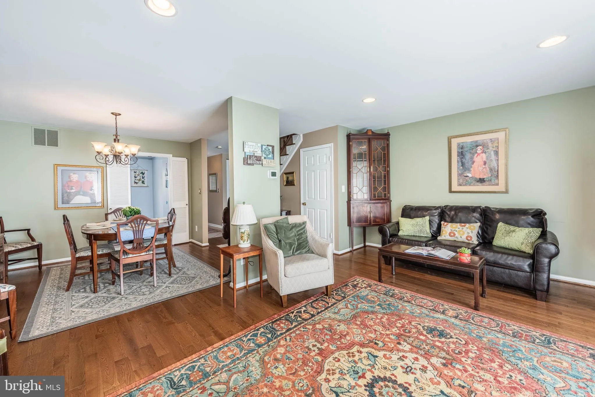 Lutherville Timonium, Maryland 21093, United States, 3 Bedrooms Bedrooms, ,4 BathroomsBathrooms,Residential,Active,110308