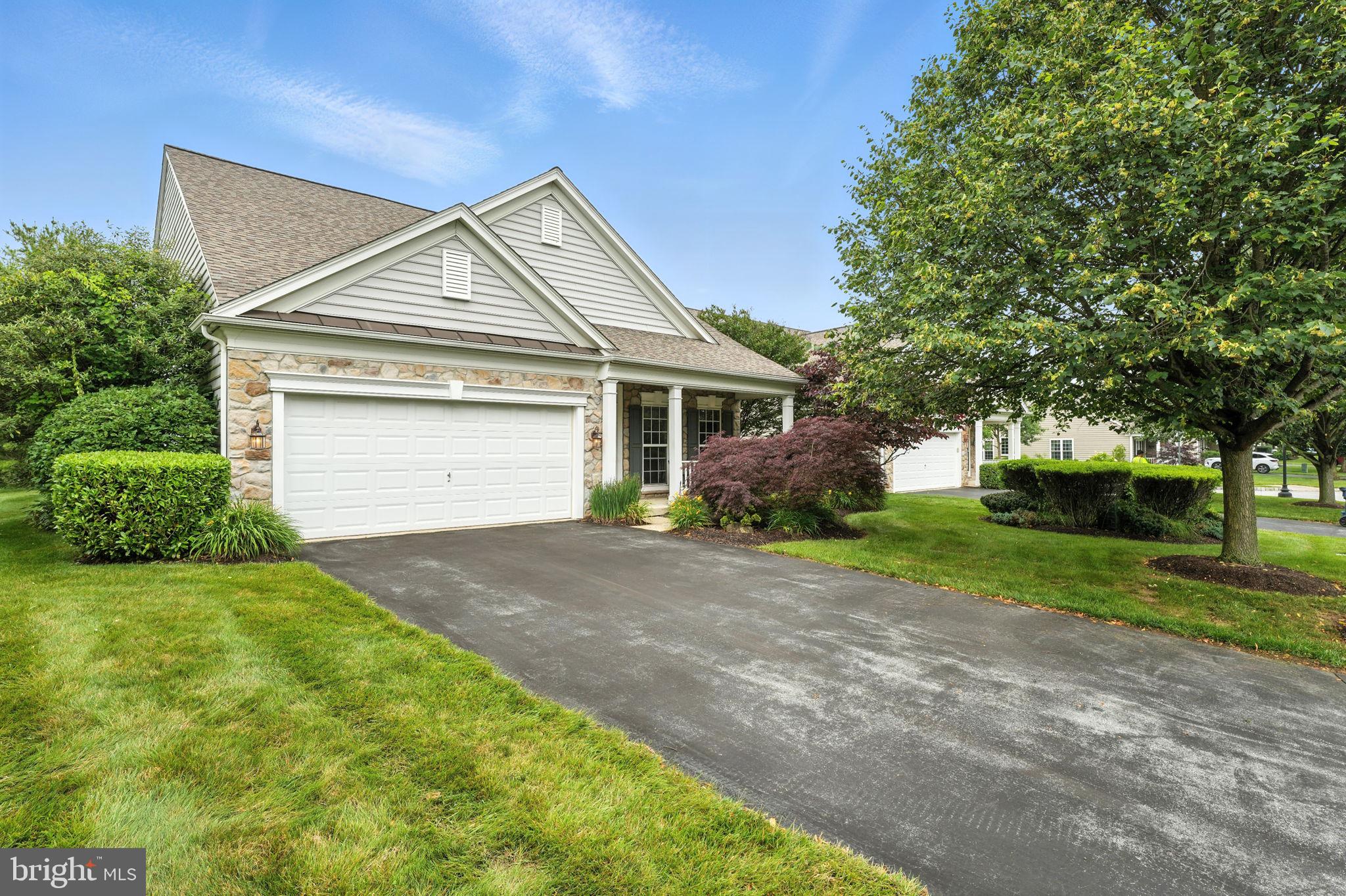 126 LANTANA DR