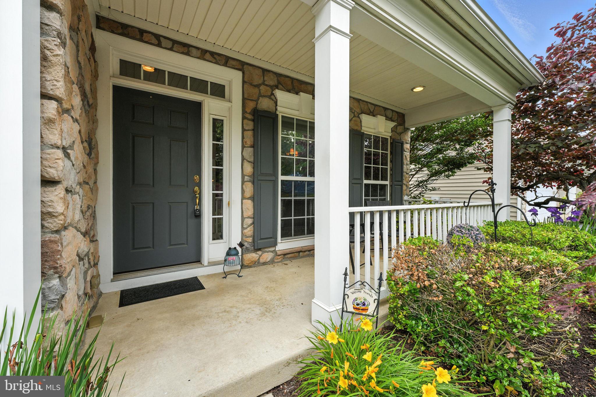 126 LANTANA DR