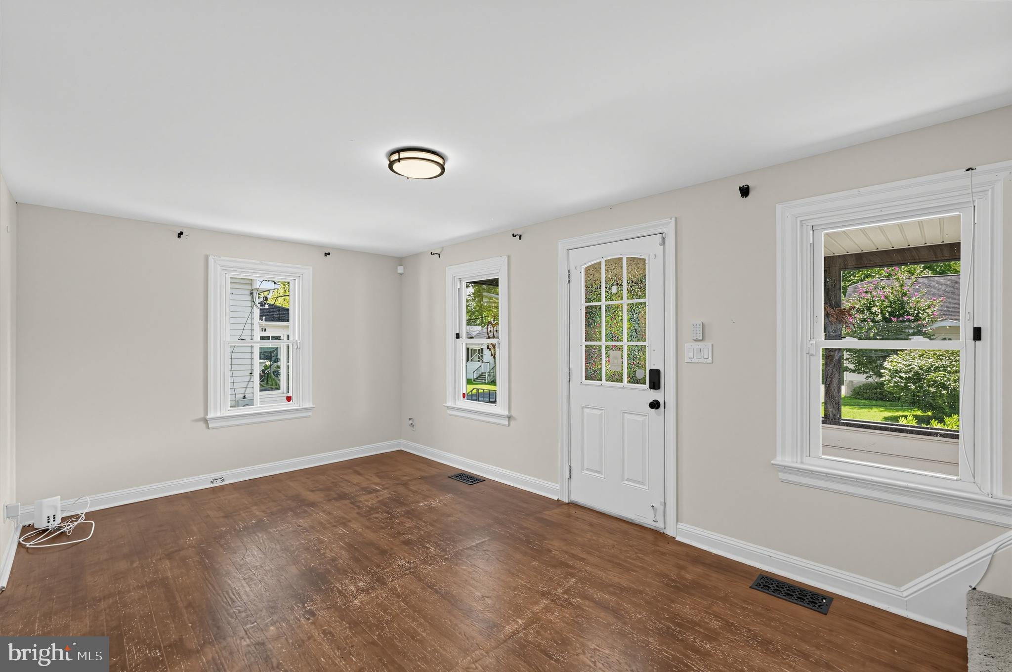 9 LAUREL AVENUE