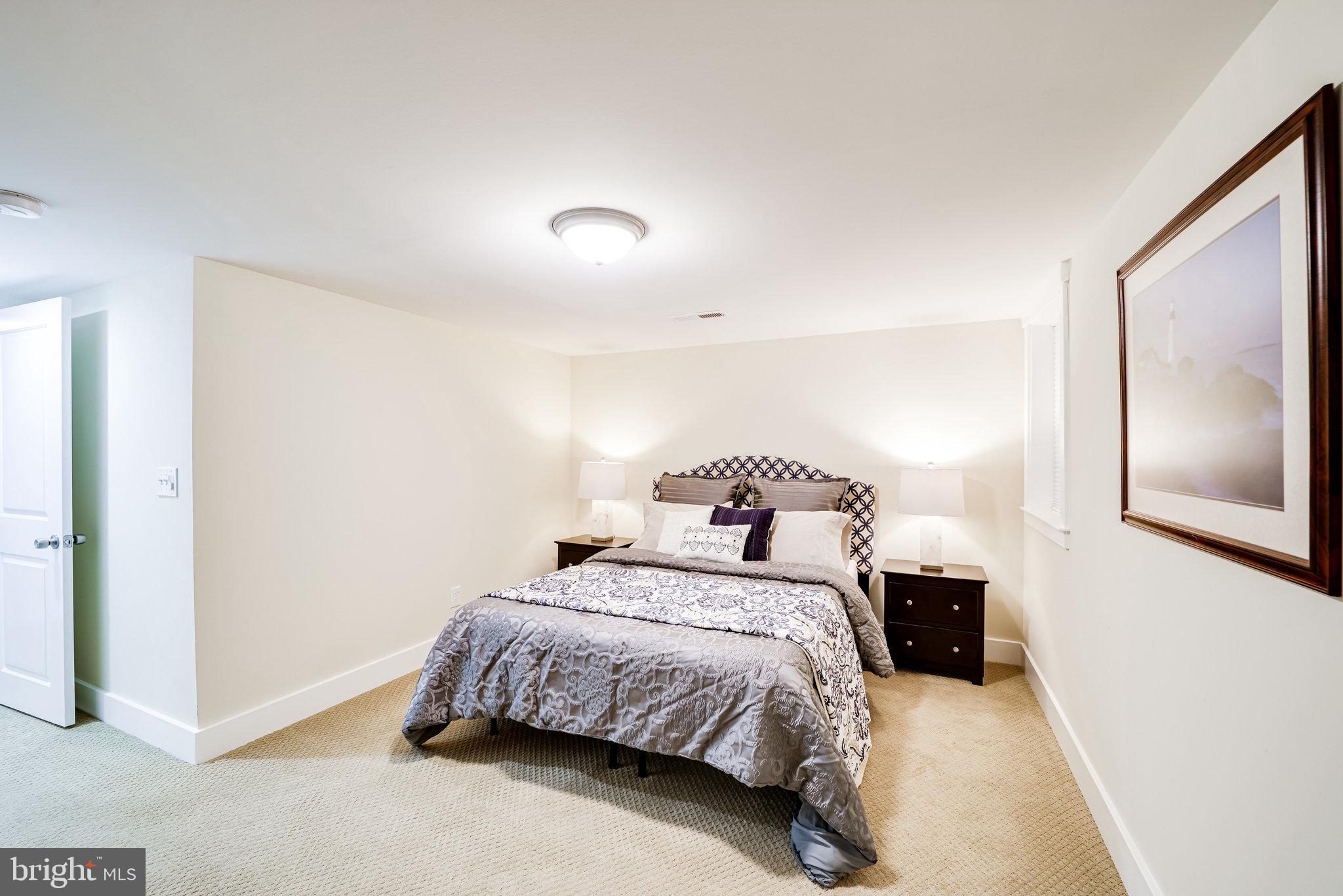 DYES OAKCREST - Residential