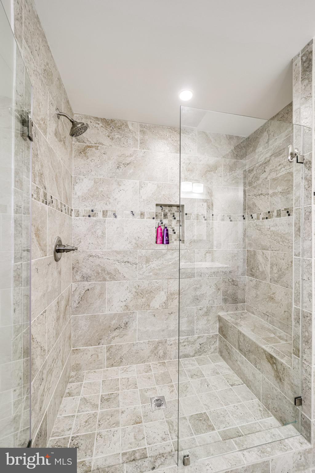 DYES OAKCREST - Residential