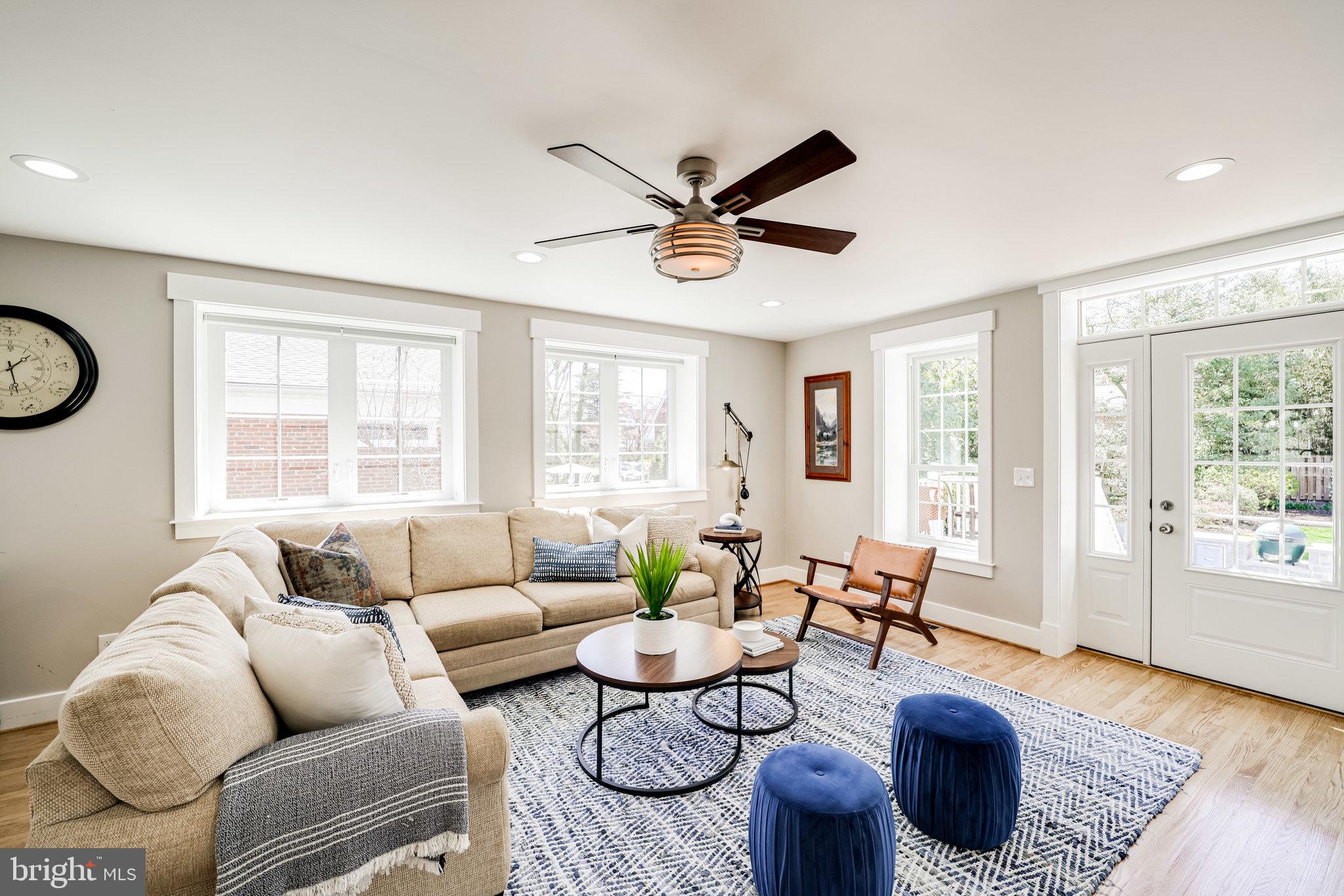 DYES OAKCREST - Residential