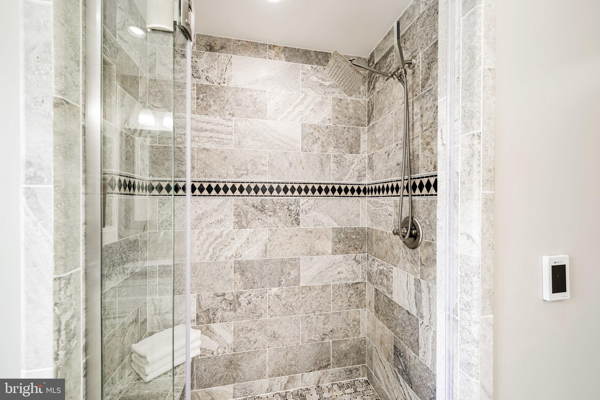 DYES OAKCREST - Residential