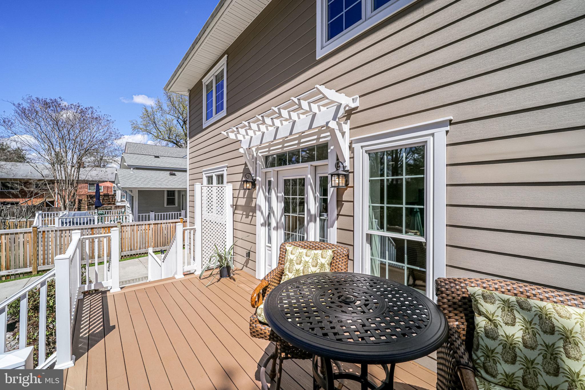 DYES OAKCREST - Residential