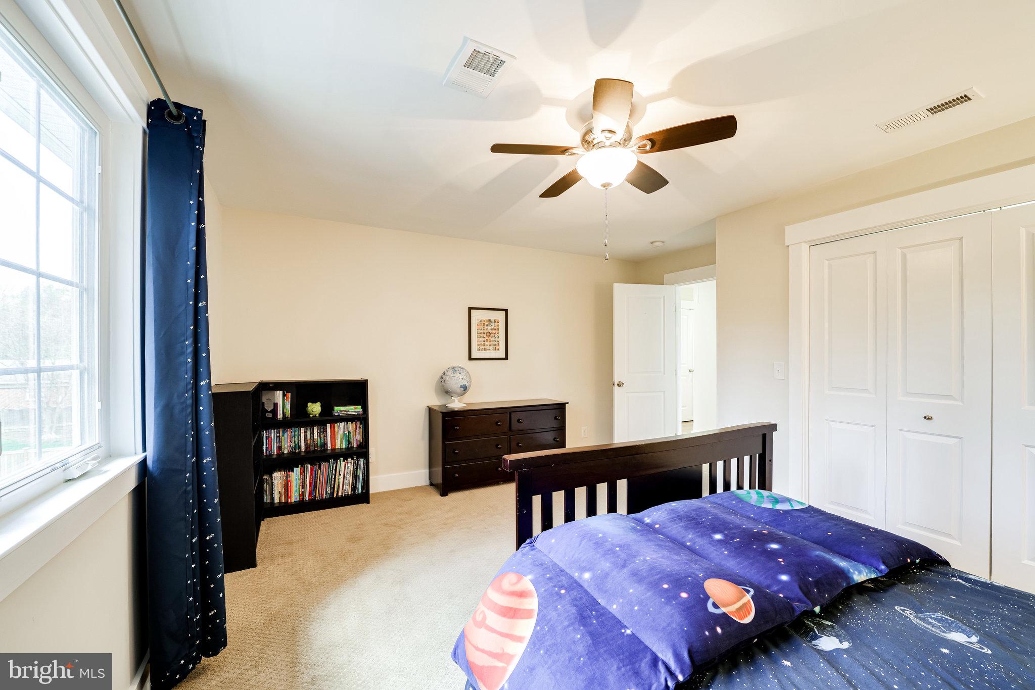 DYES OAKCREST - Residential