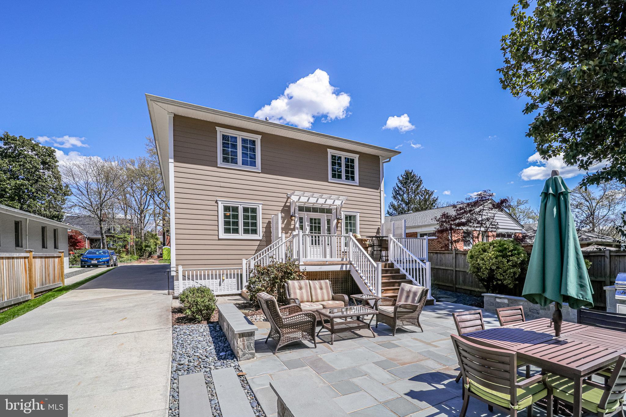 DYES OAKCREST - Residential