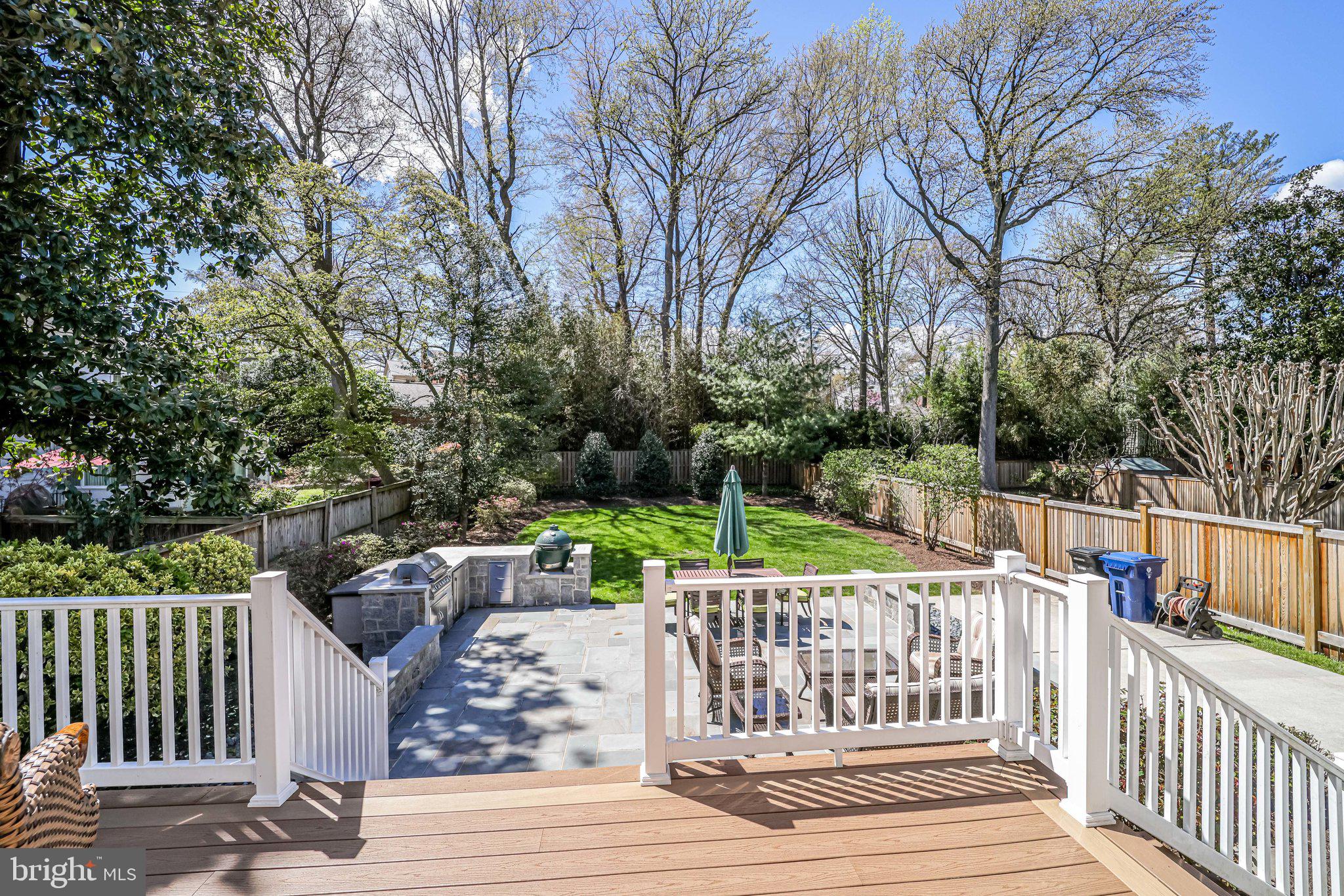 DYES OAKCREST - Residential