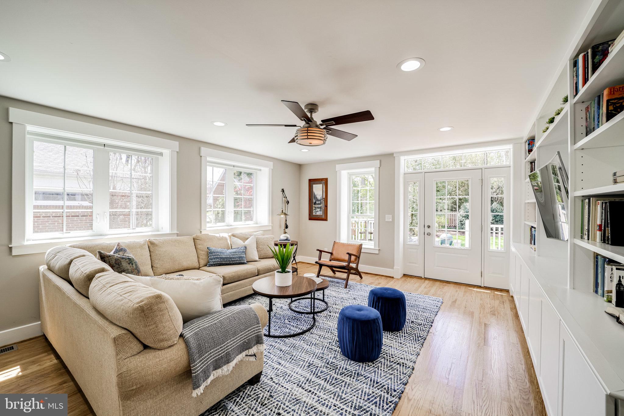 DYES OAKCREST - Residential