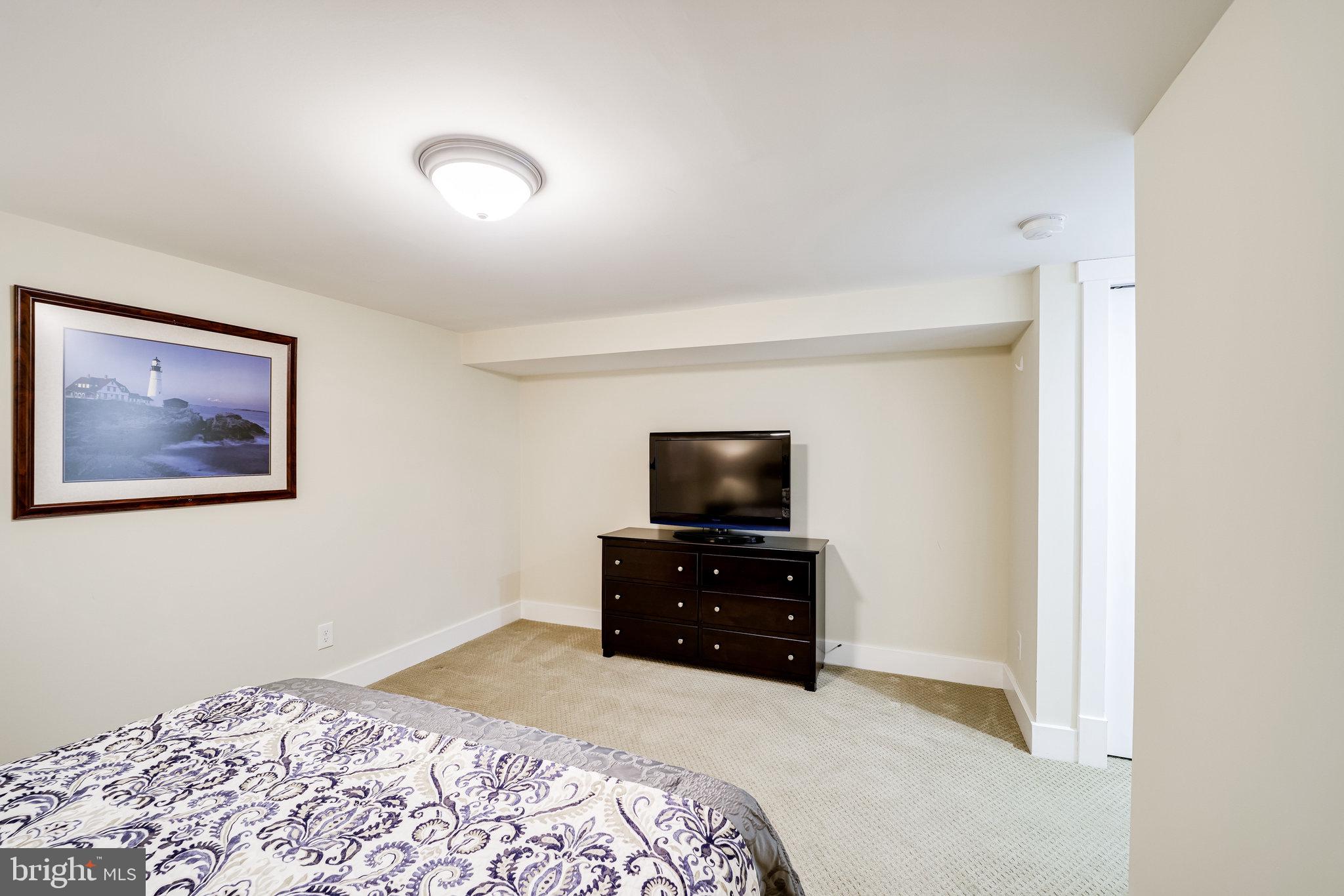 DYES OAKCREST - Residential